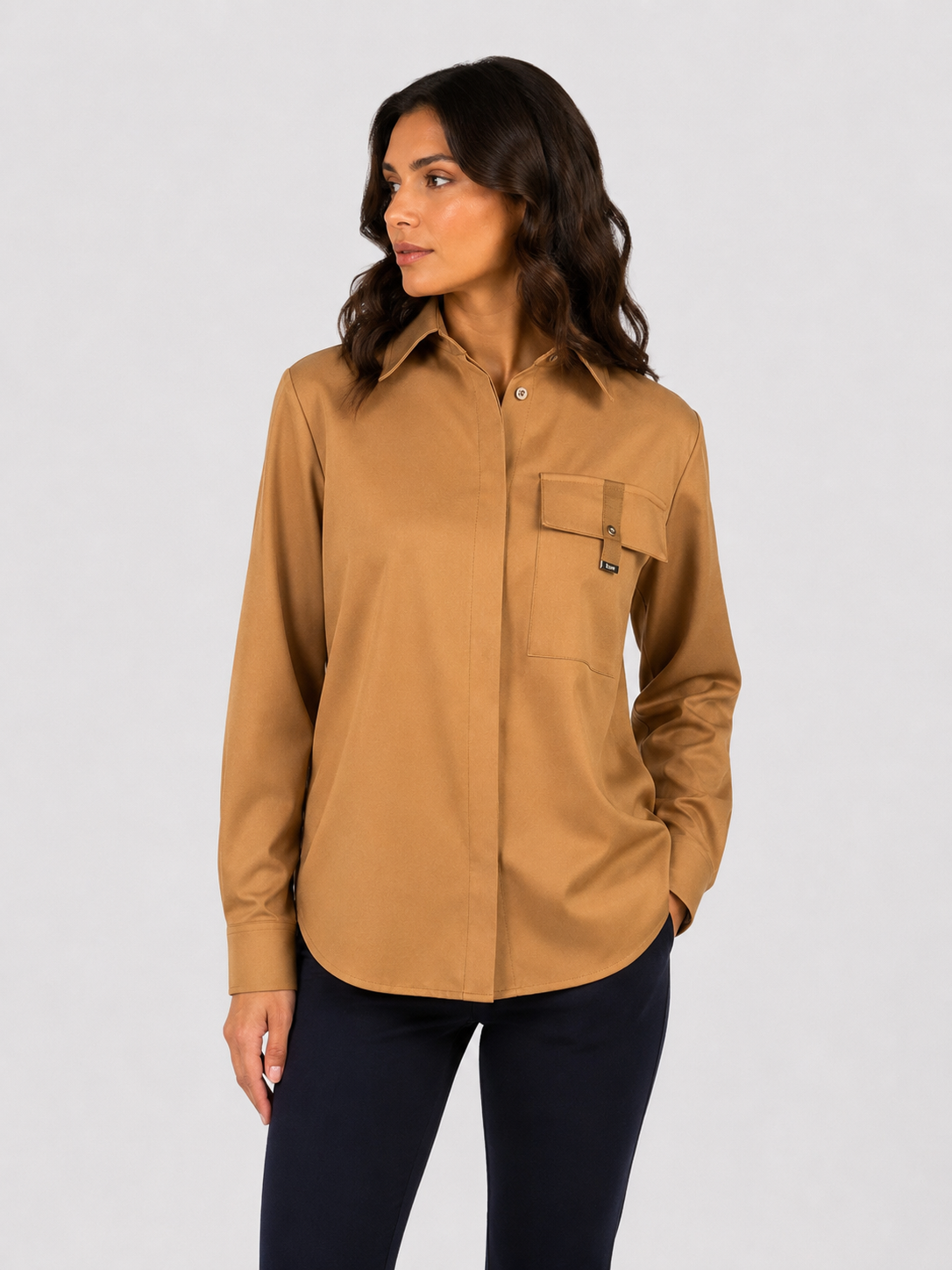 Camicia cammello Herno donna in tessuto tecnico effetto compatto