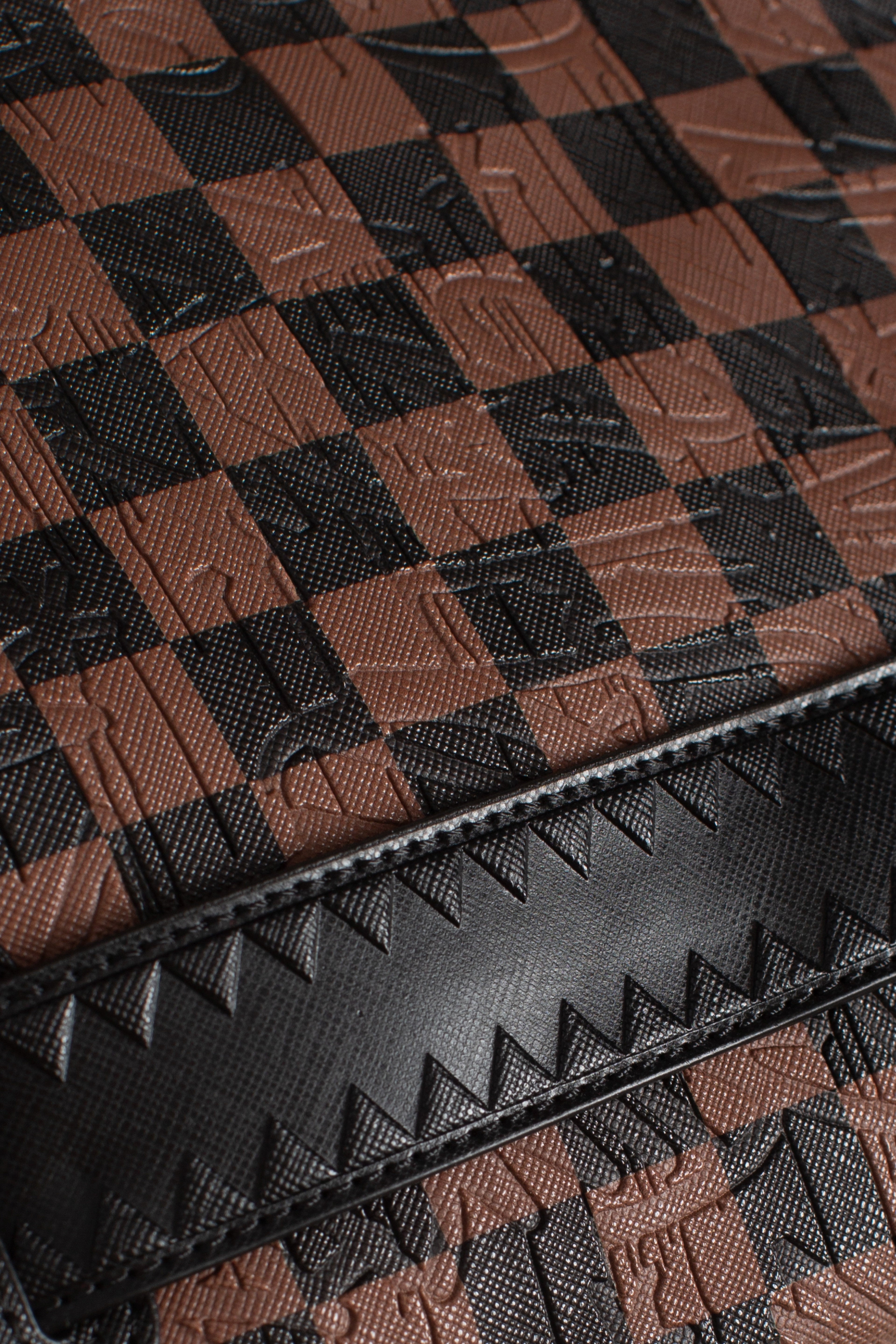 Pochette check 2 emboss crossover clutch brown