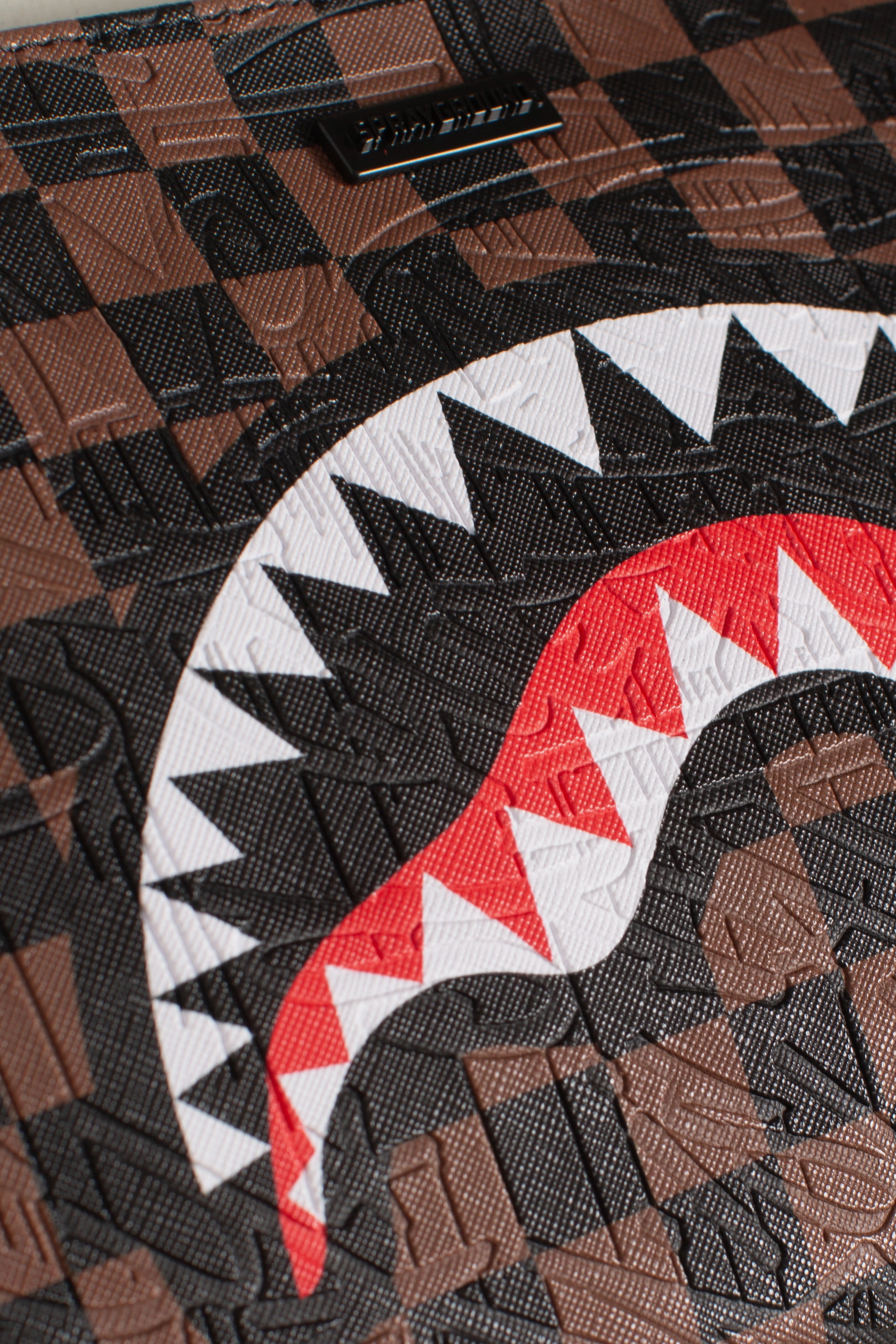 Pochette check 2 emboss crossover clutch brown