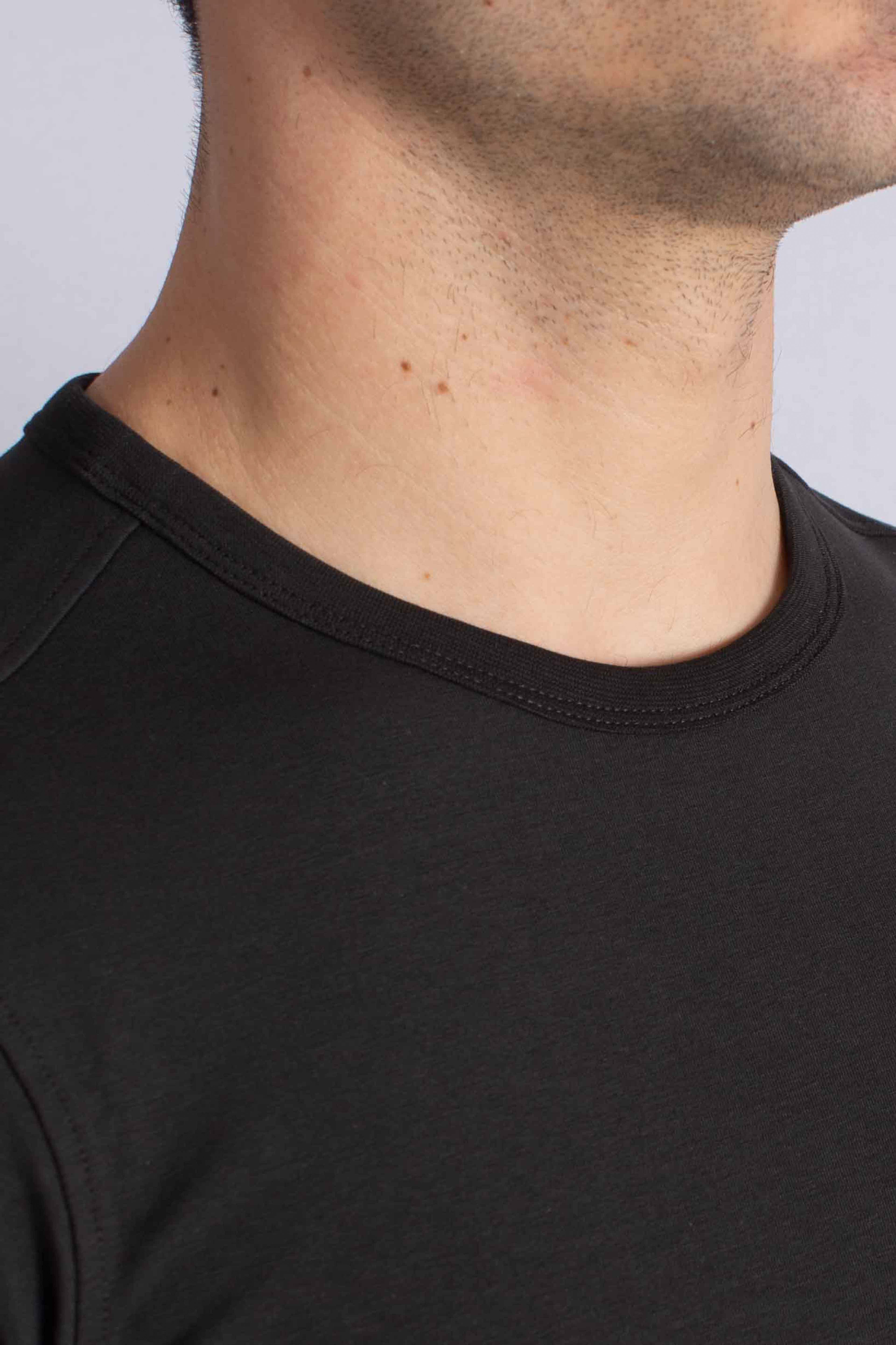 T-Shirt Leggera Adame light stretch jersey black pure