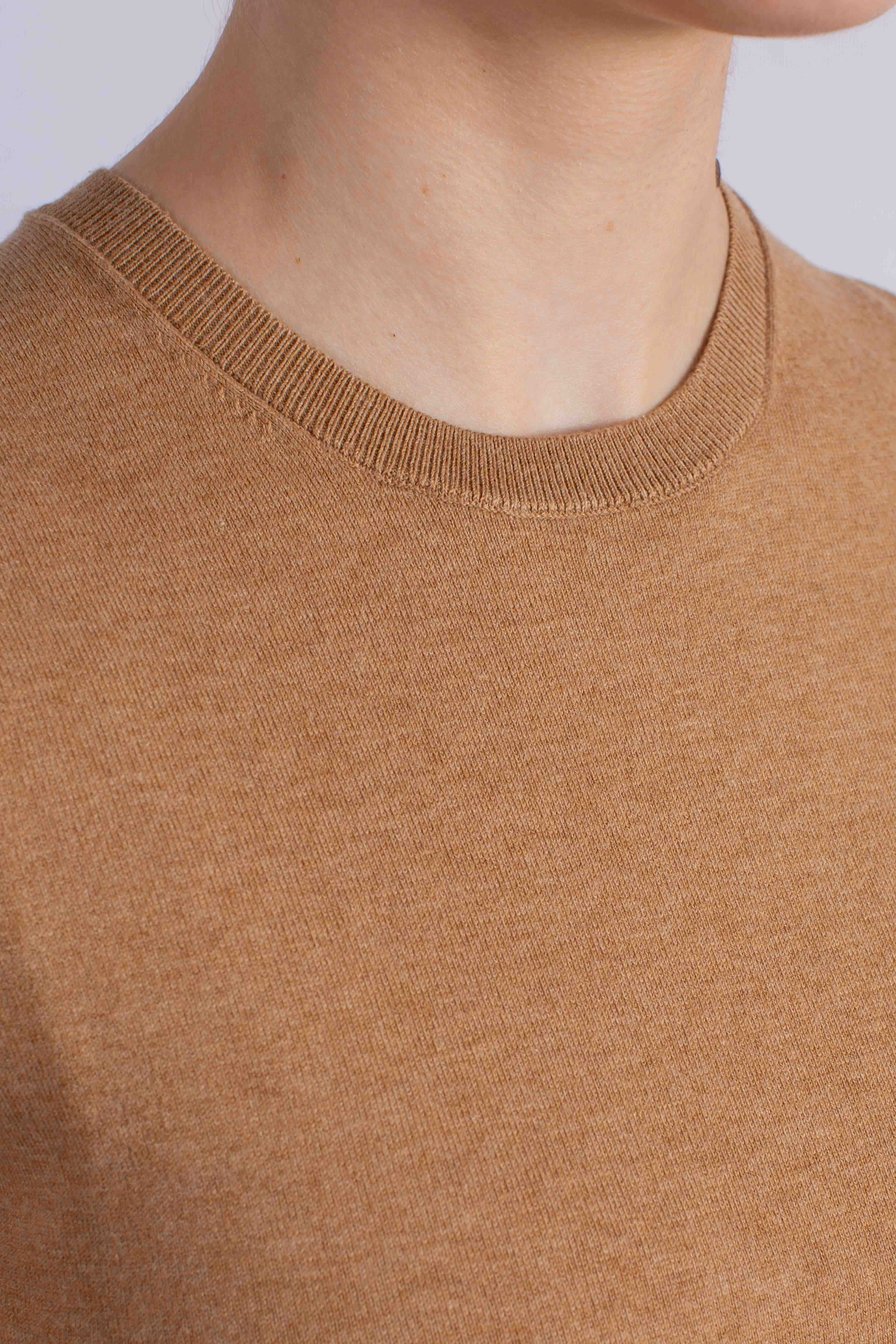 Maglione girocollo a maniche corte camel