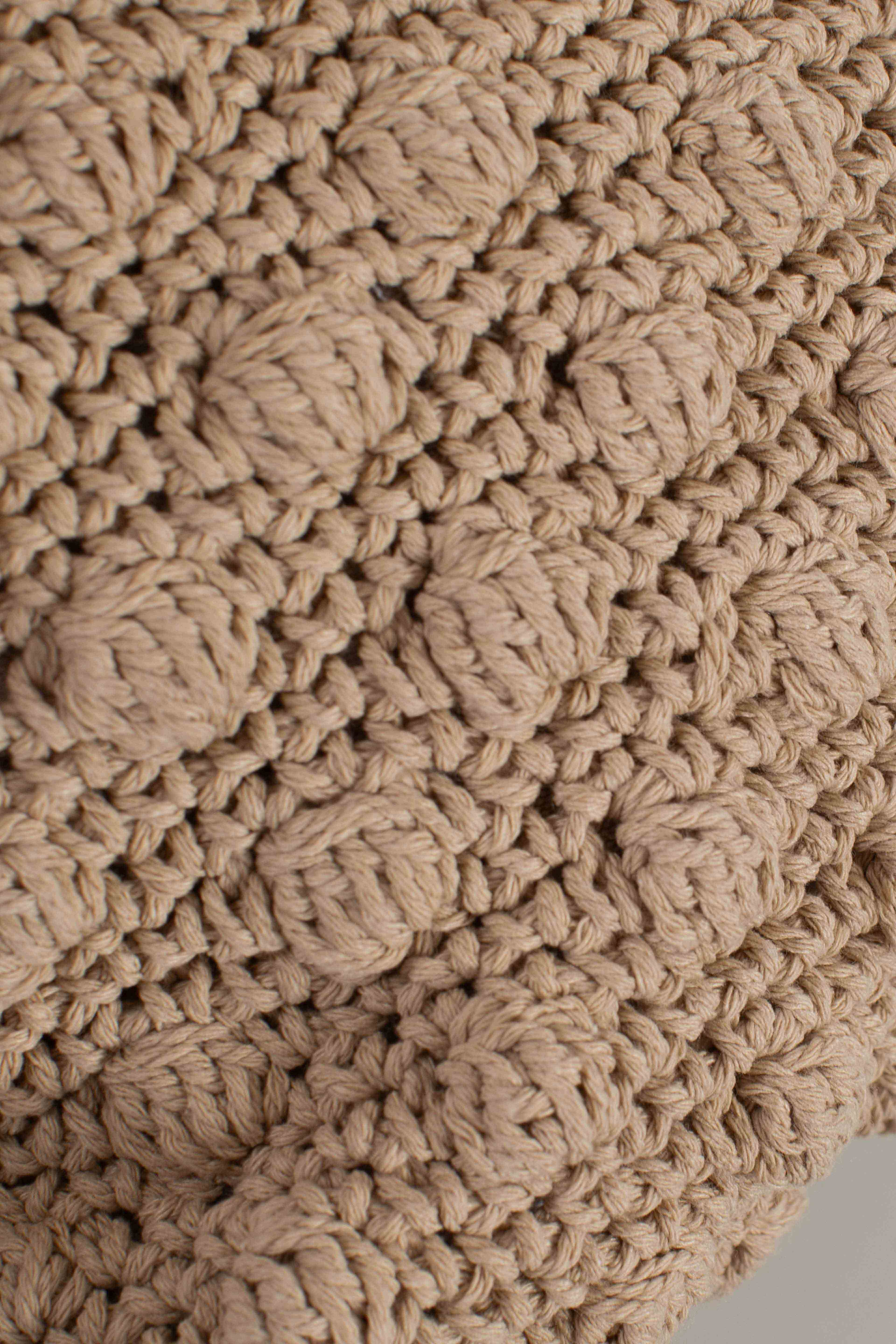 Borsa Tote Crochet medium beige con logo ricamato