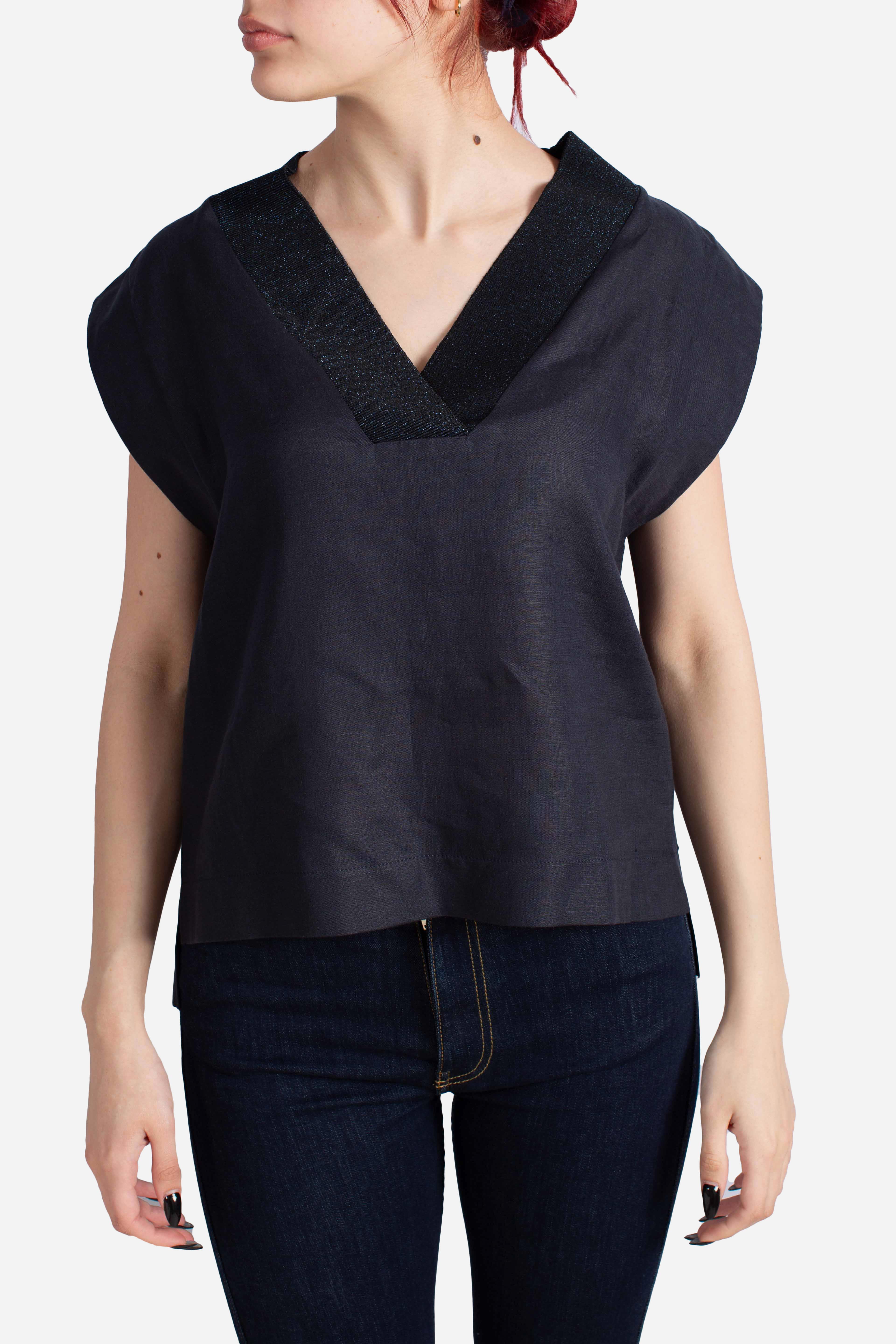 Top in lino con scollo V e dettaglio lurex blu