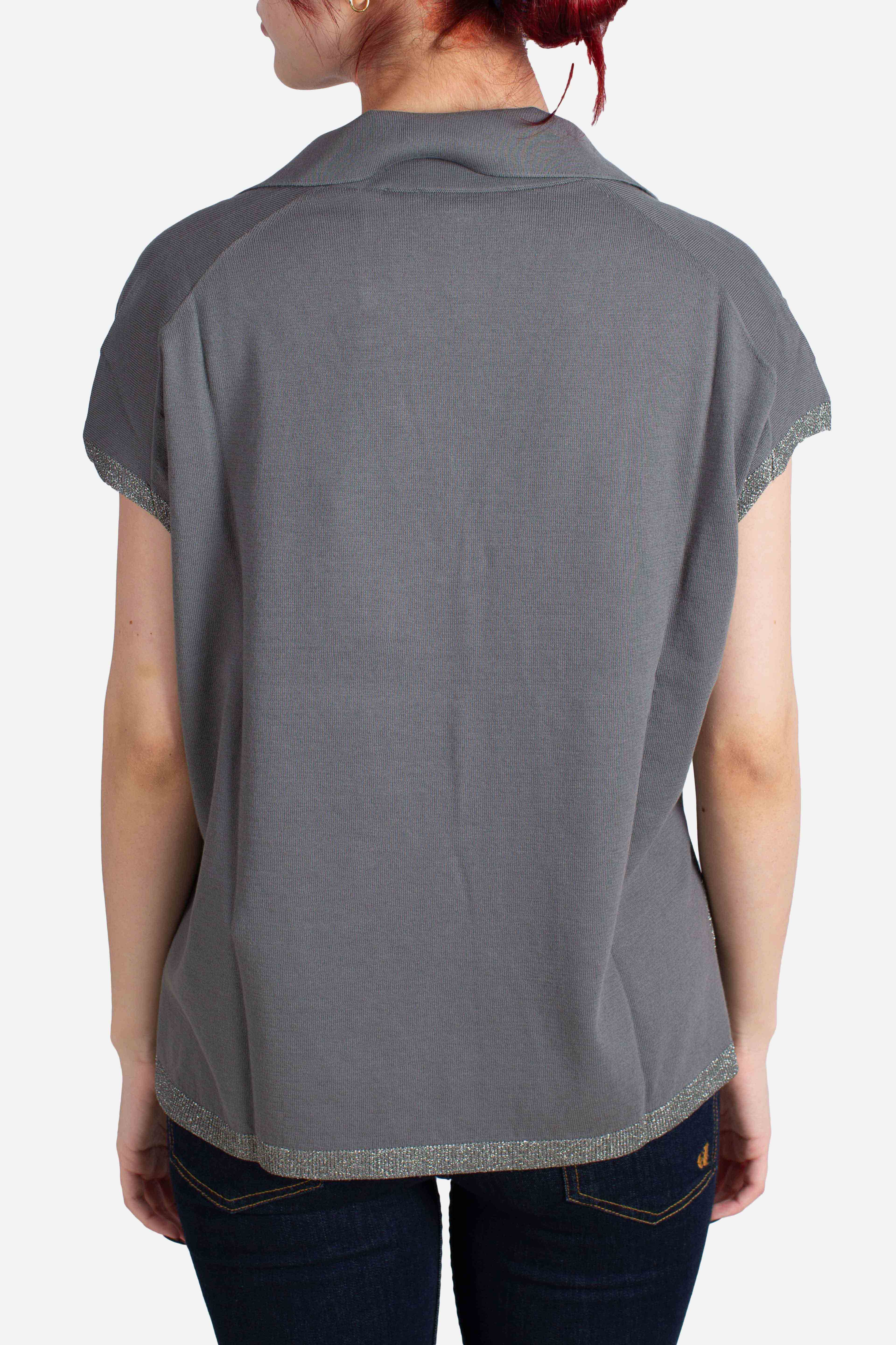 Maglia polo con scollo a V e profili lurex grigio