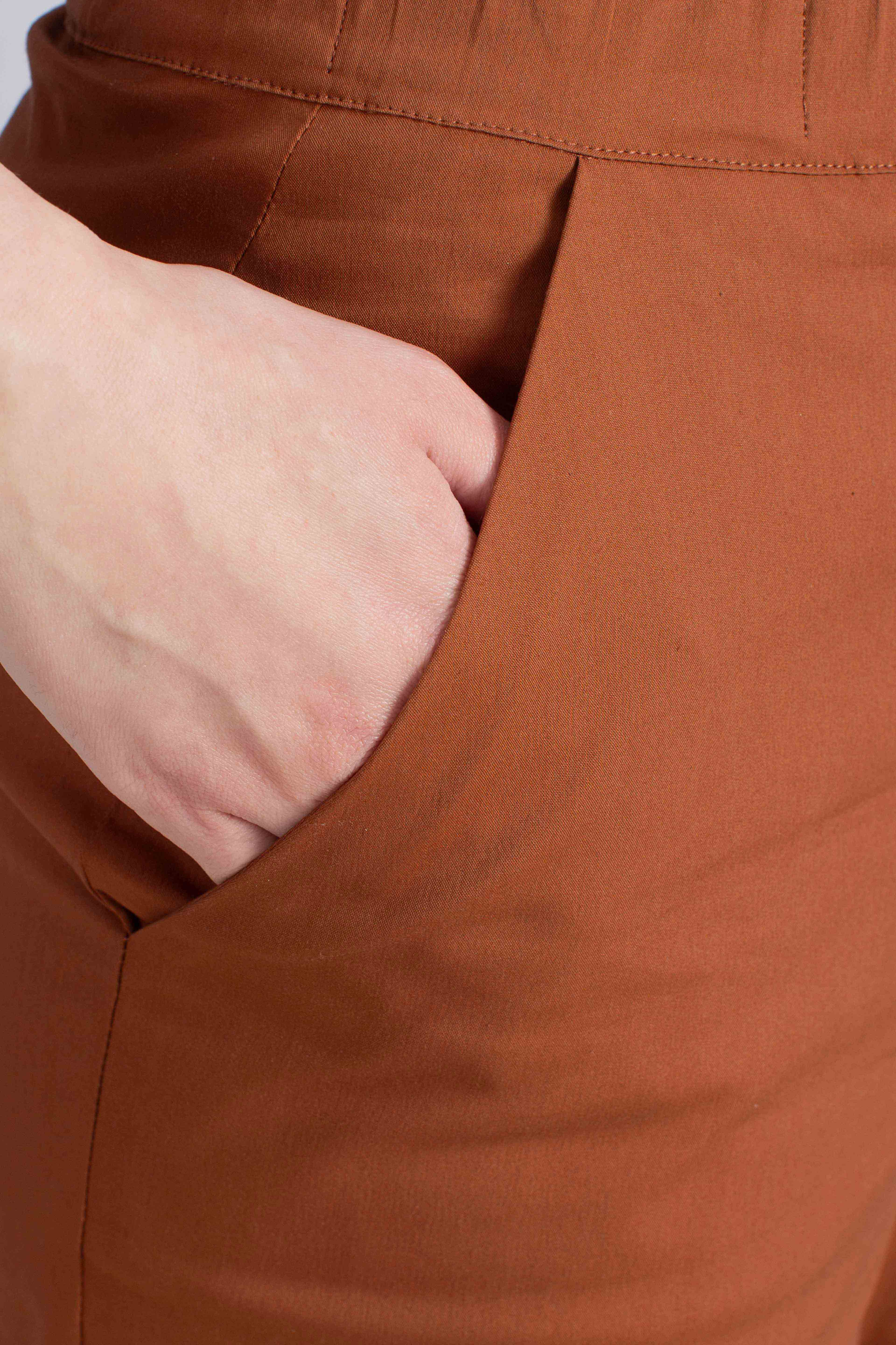 Pantalone in cotone stretch tabacco