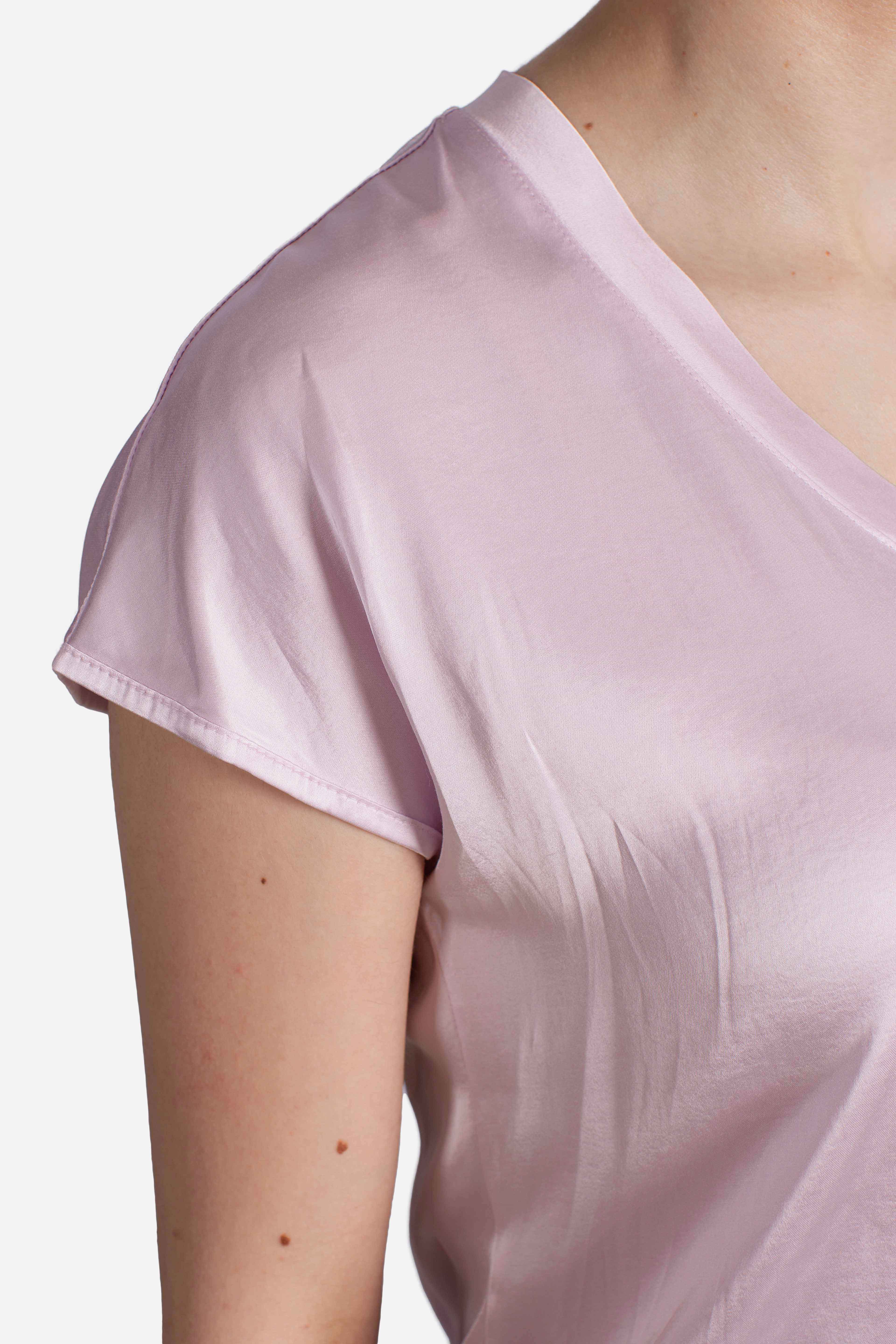 T-shirt donna in viscosa rosa con scollo a V