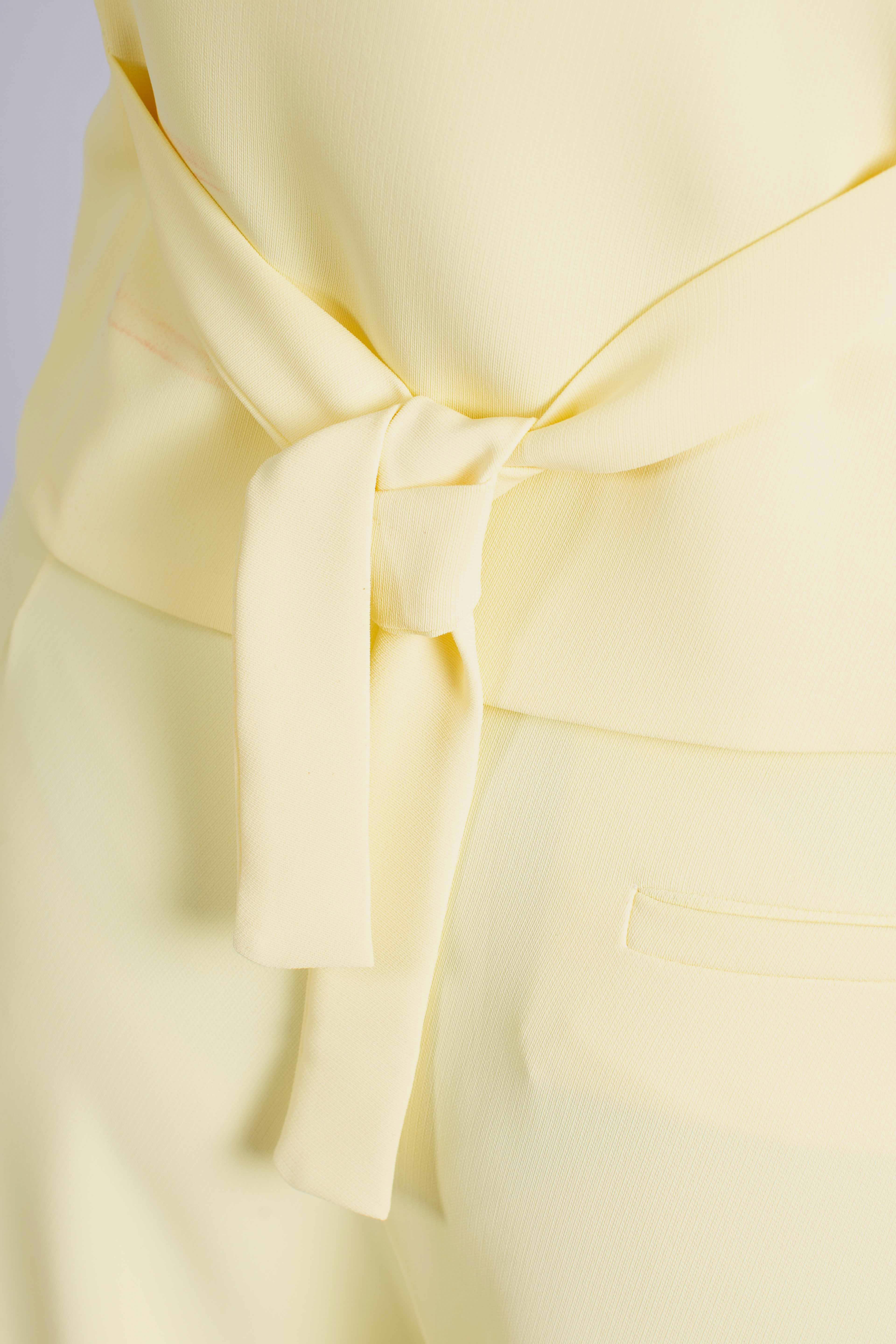 Tailleur yellow