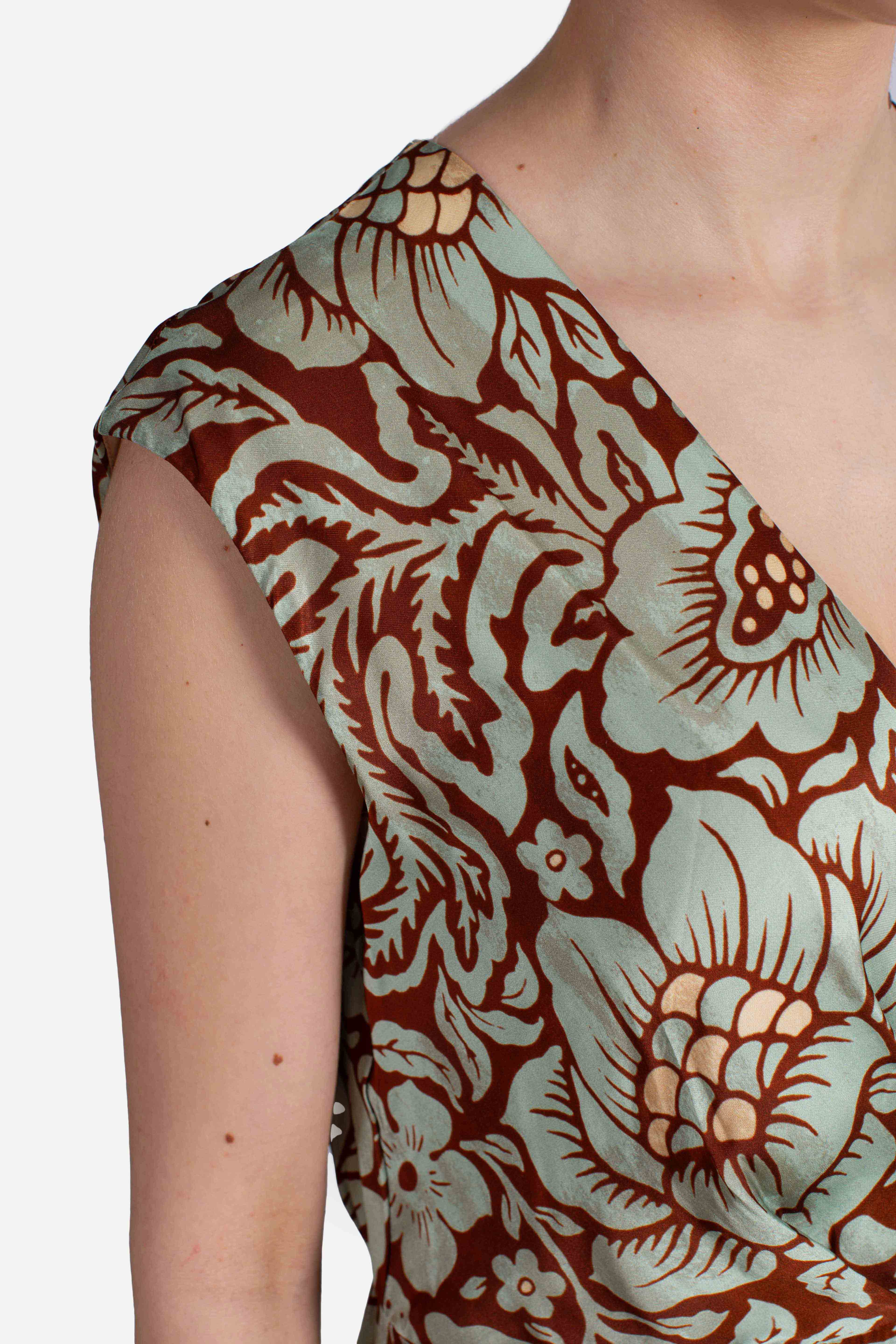 Abito lungo fantasia floreale con frange