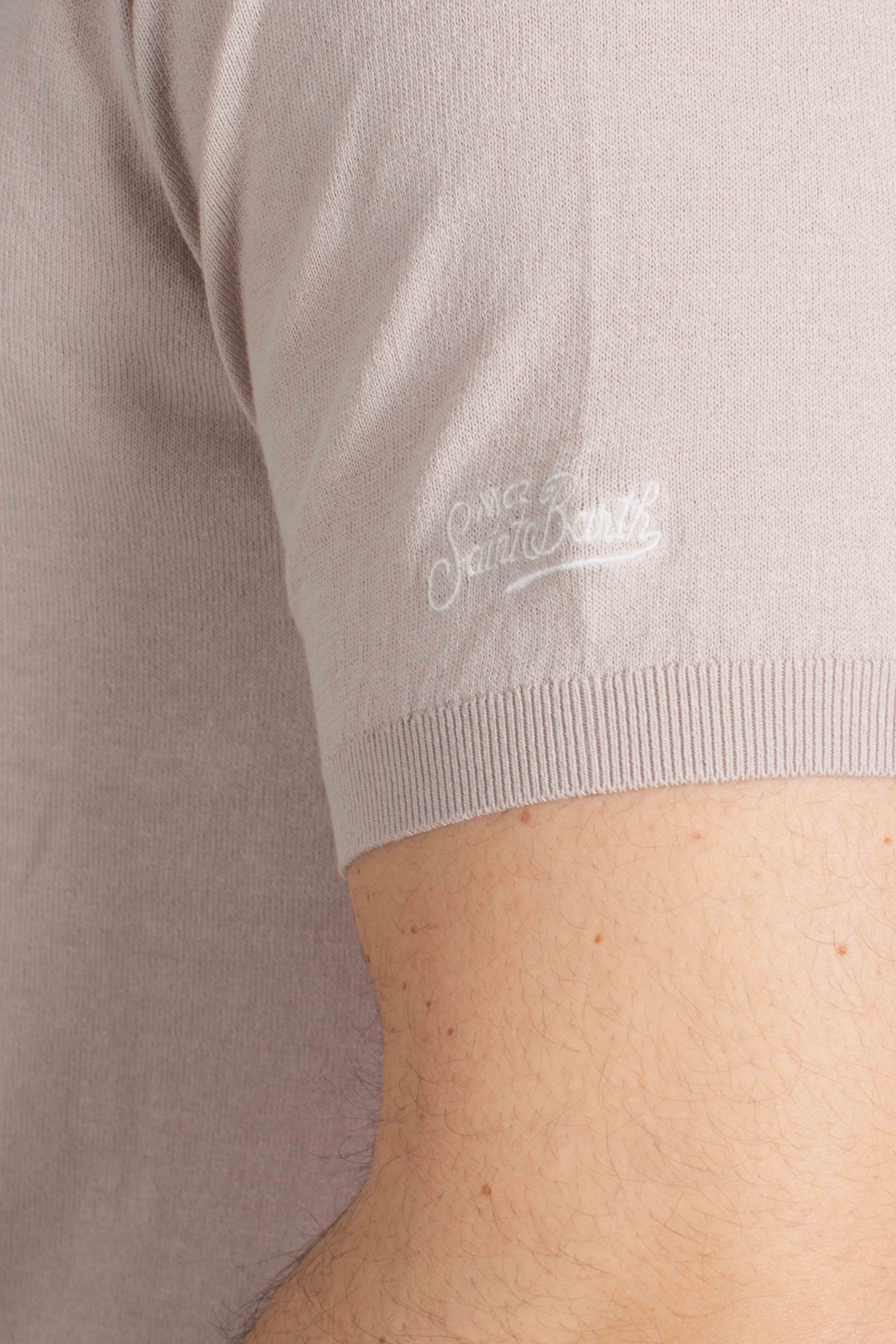 Polo Sloan senza bottoni in maglia stone light