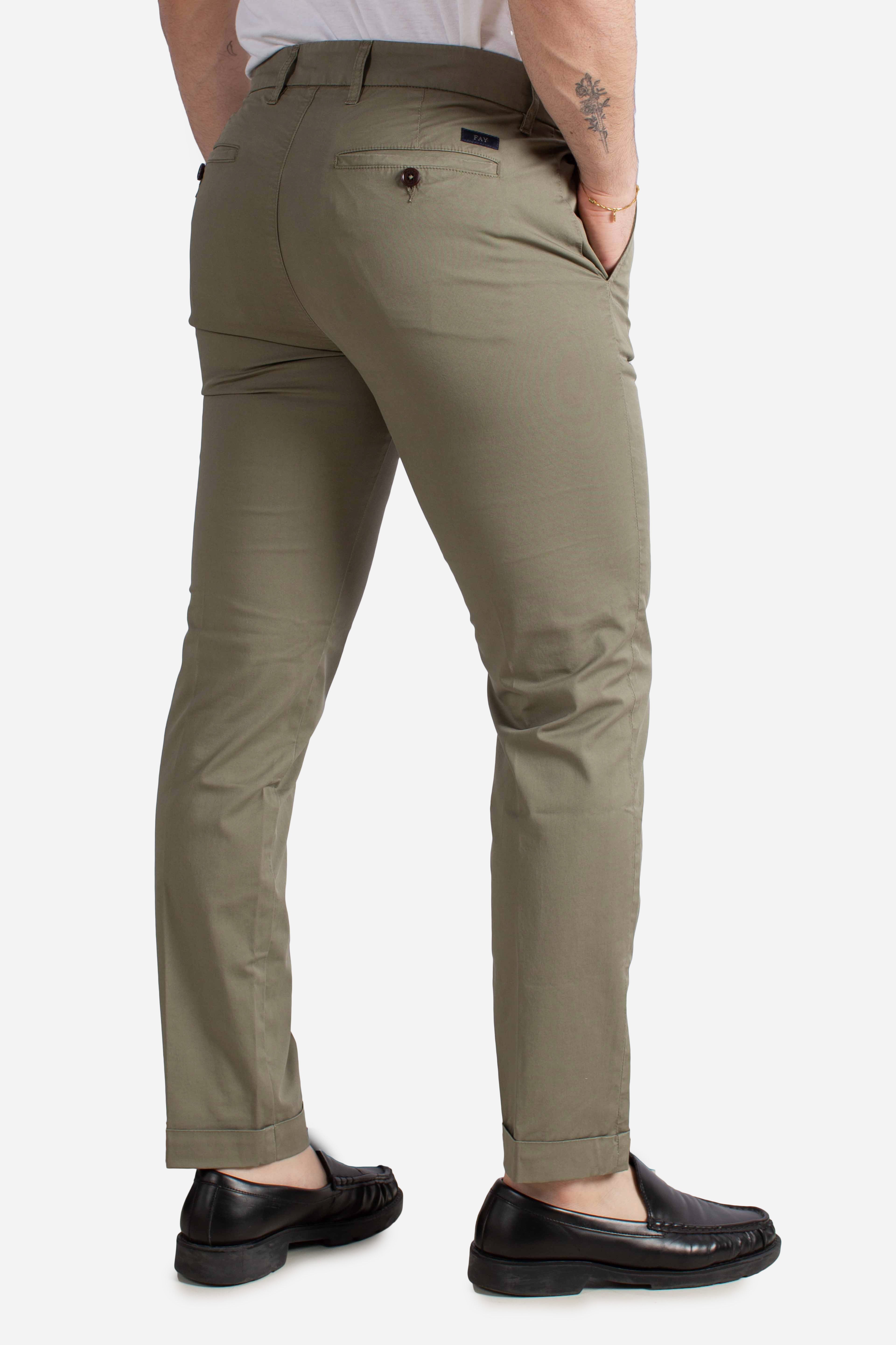 Pantaloni Slim Fit in Gabardine Stretch verde