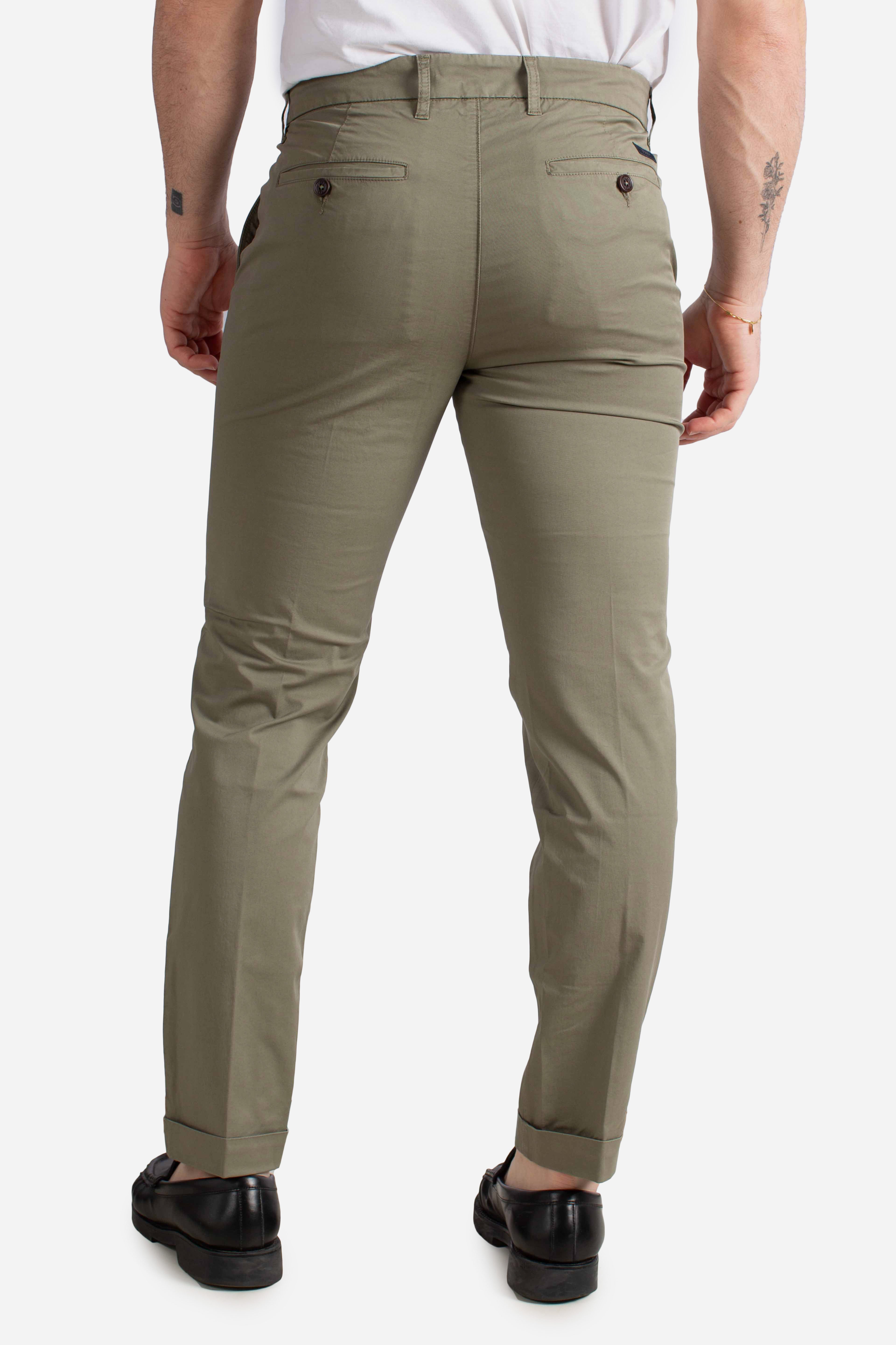 Pantaloni Slim Fit in Gabardine Stretch verde