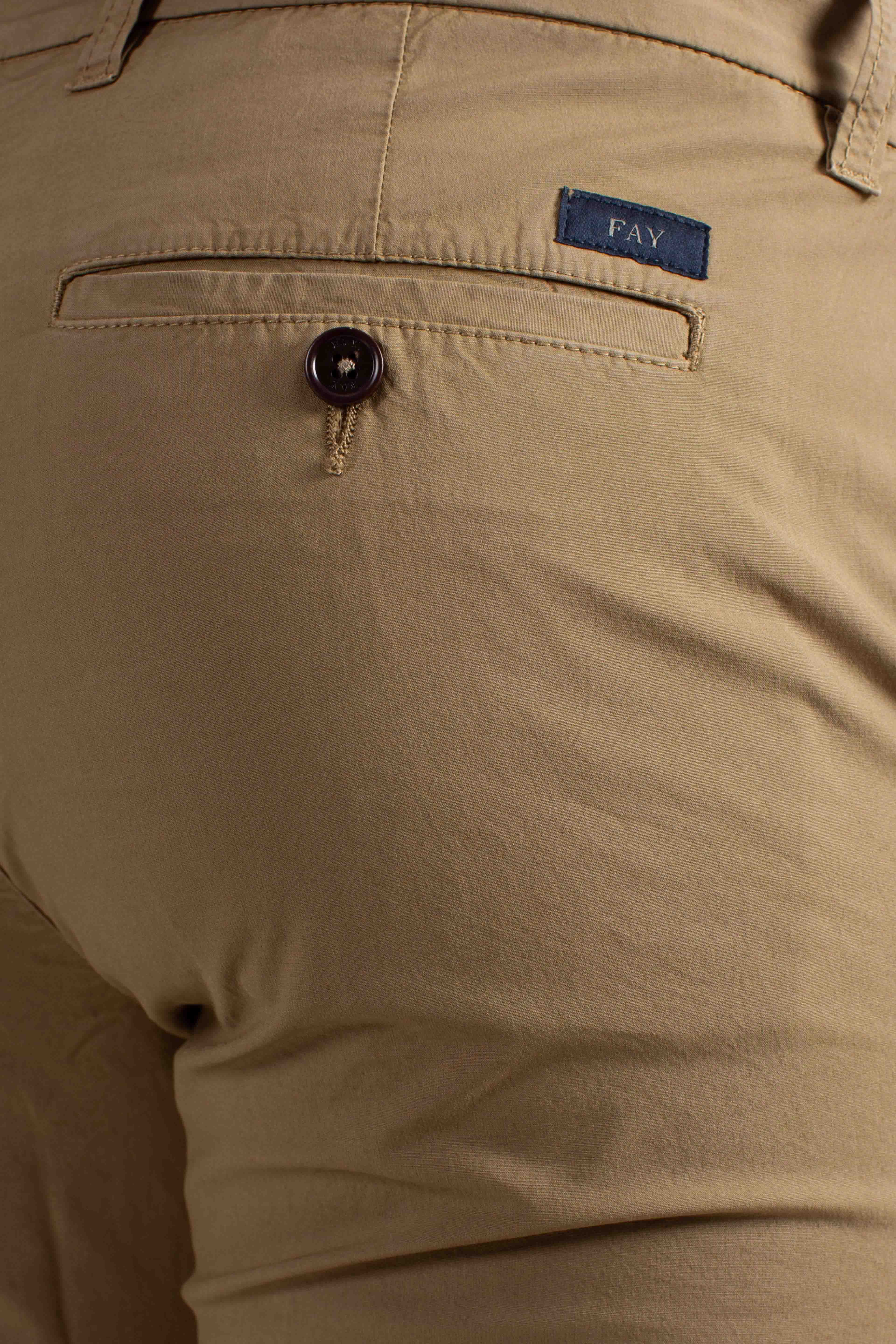 Pantaloni Slim Fit in Cotone Stretch tabacco