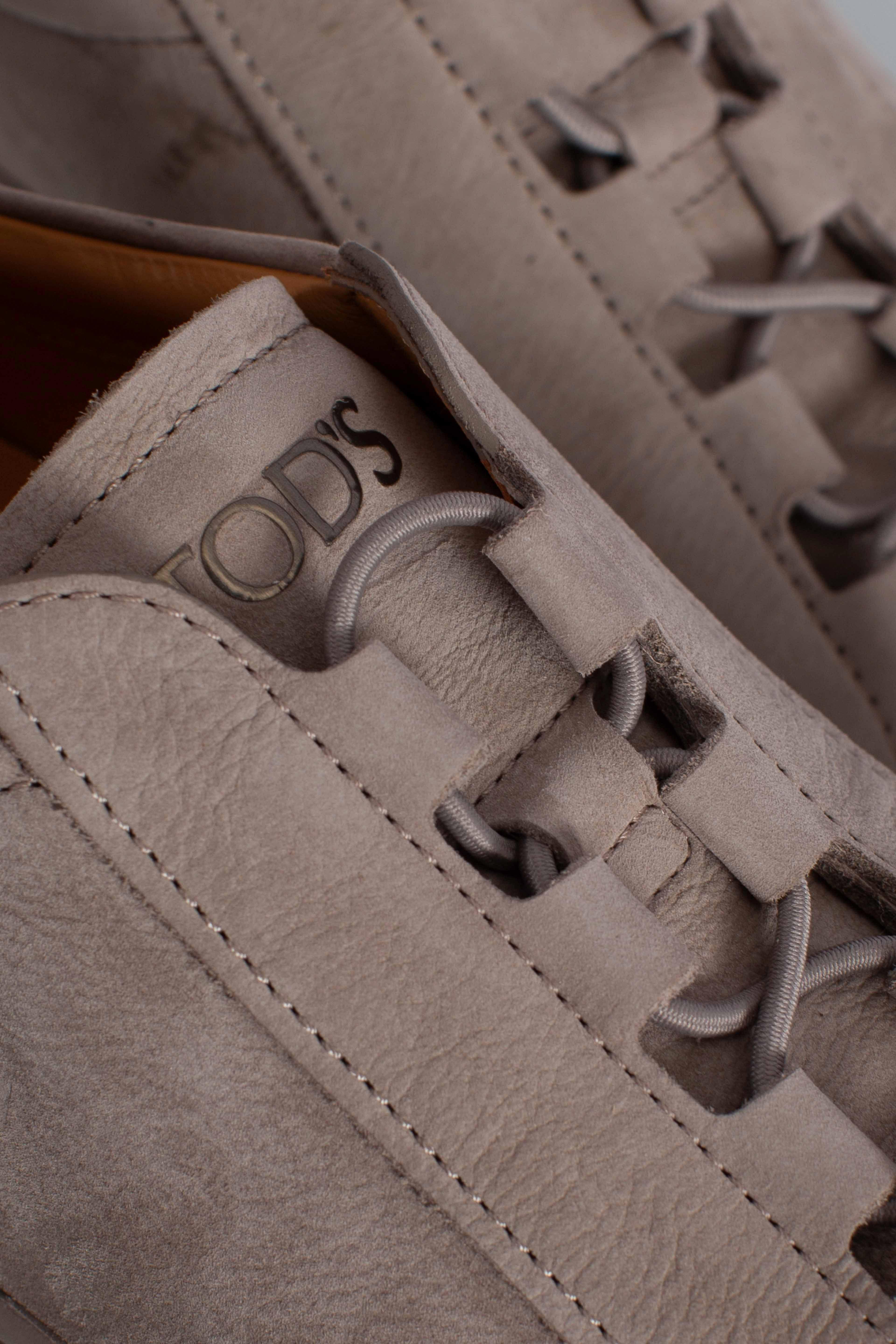 Sneakers in Nabuk grigio