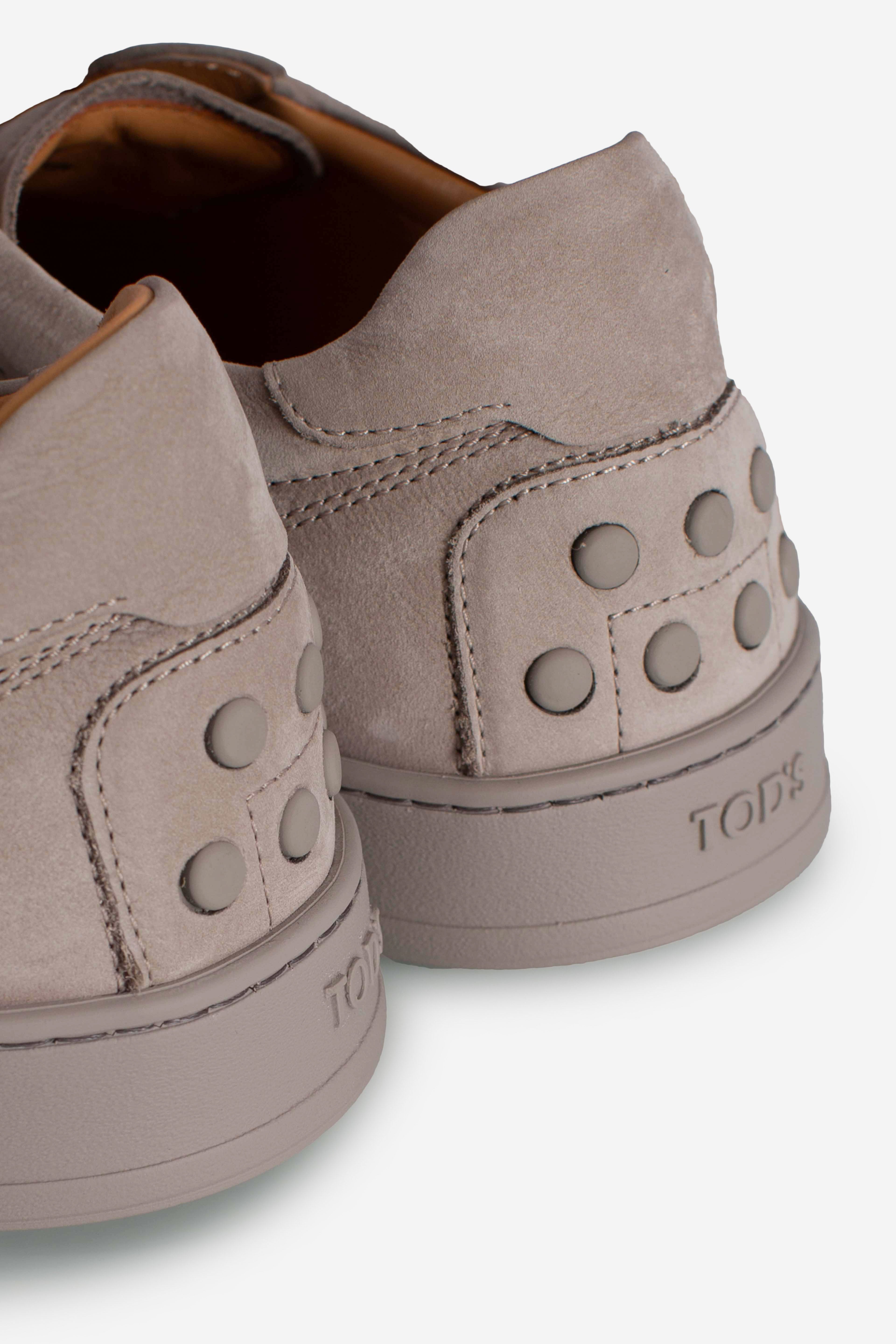 Sneakers in Nabuk grigio