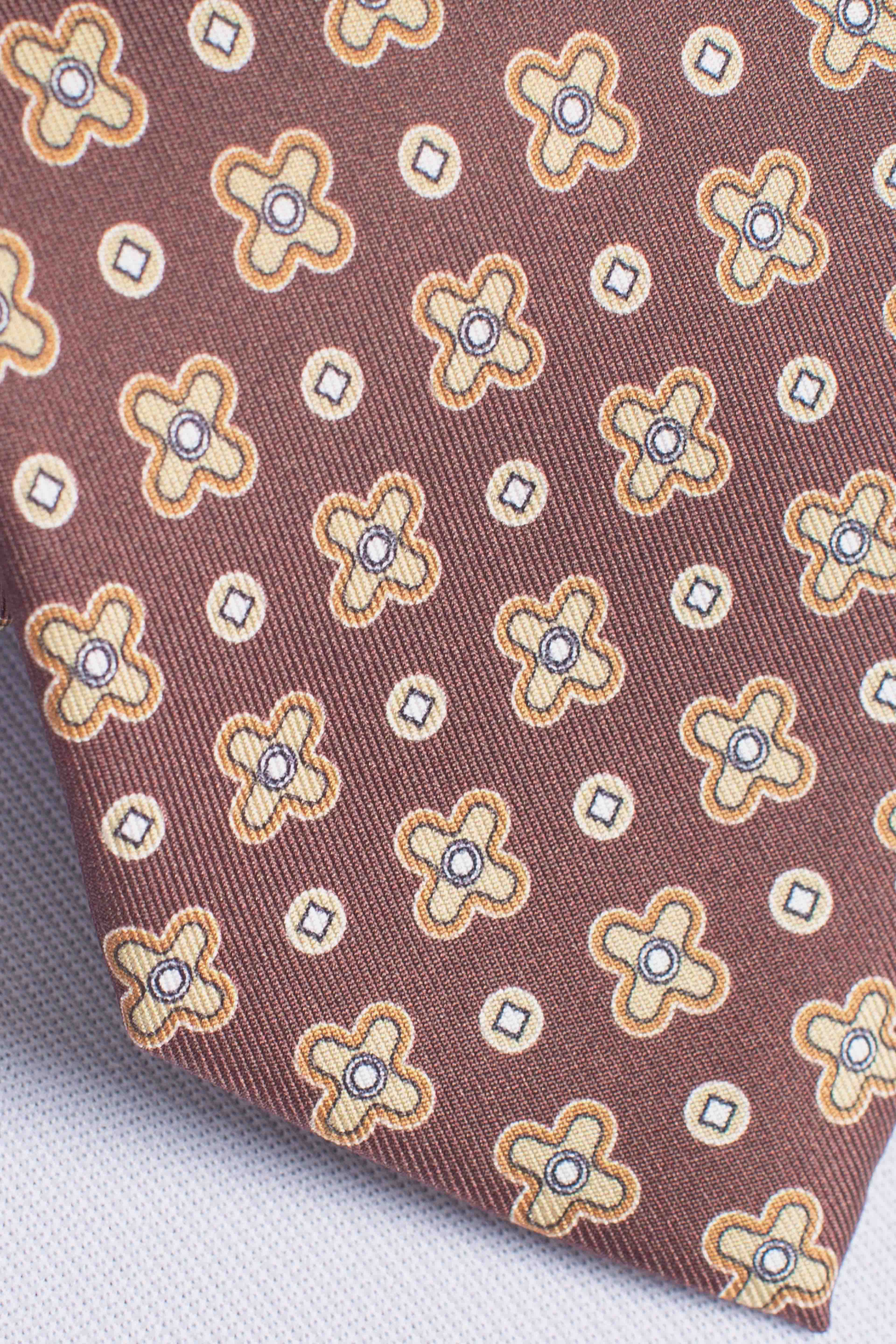 Cravatta in seta panfiore marrone