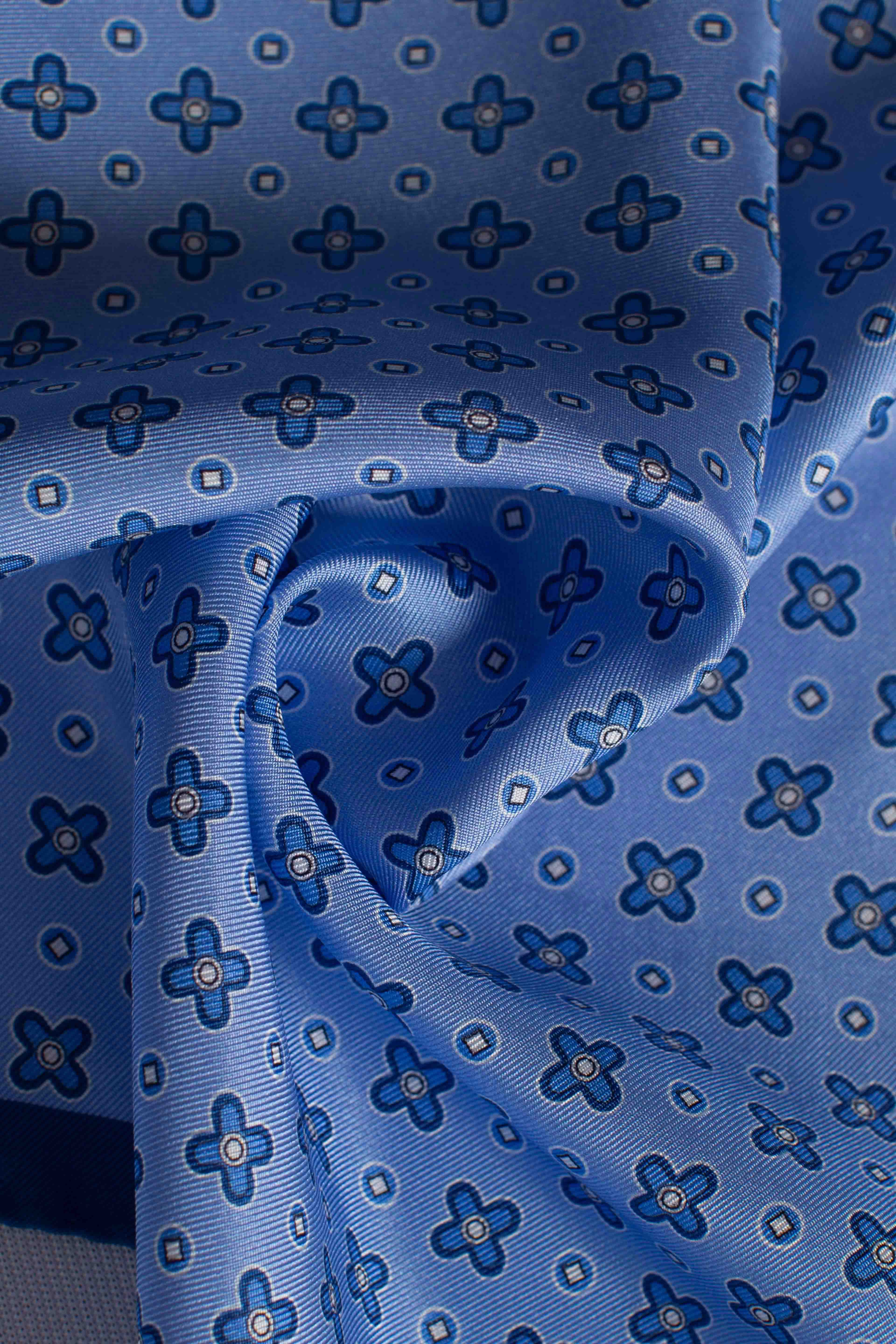 Pochette in seta stampa panfiore celeste