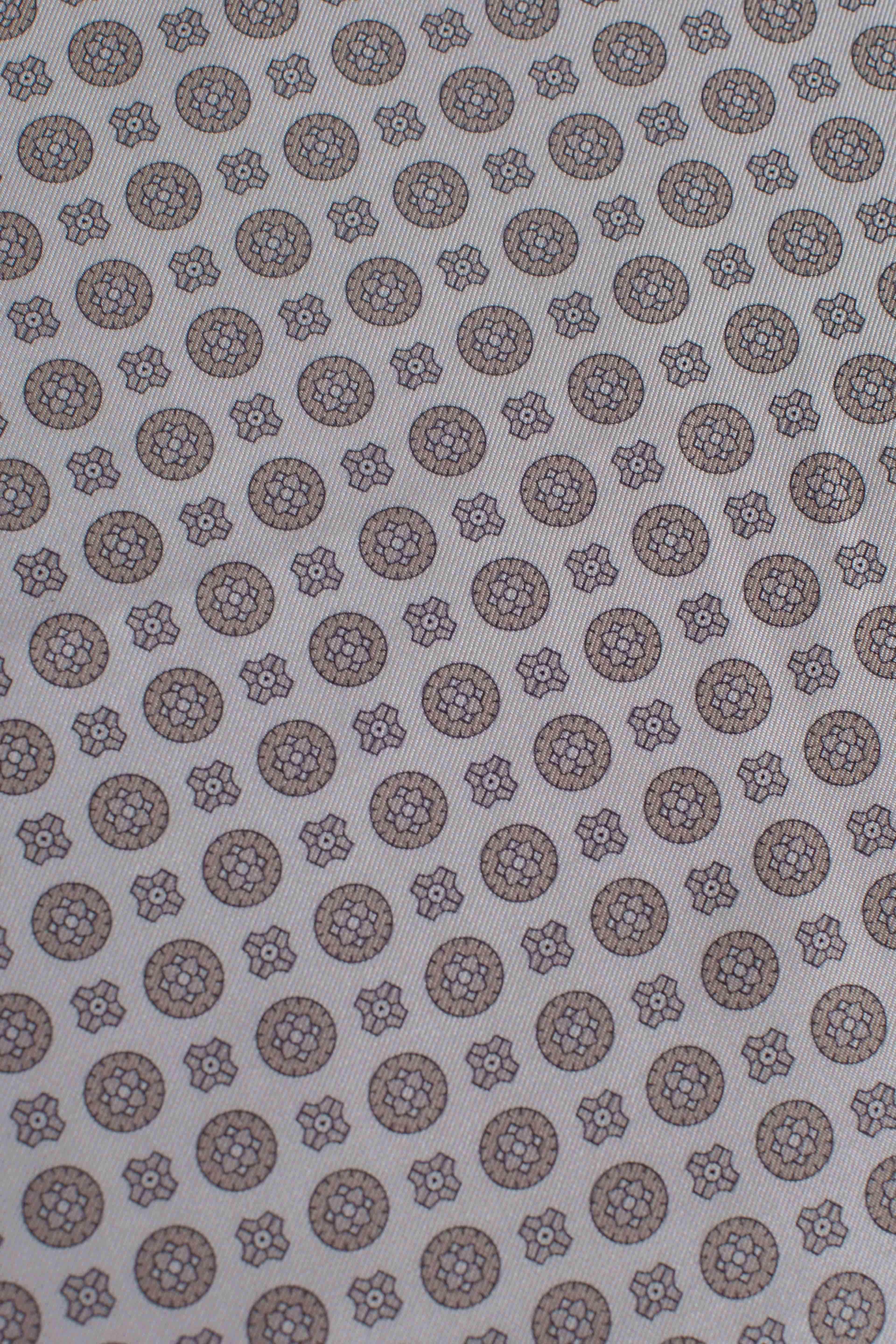 Pochette in seta rosoni avorio