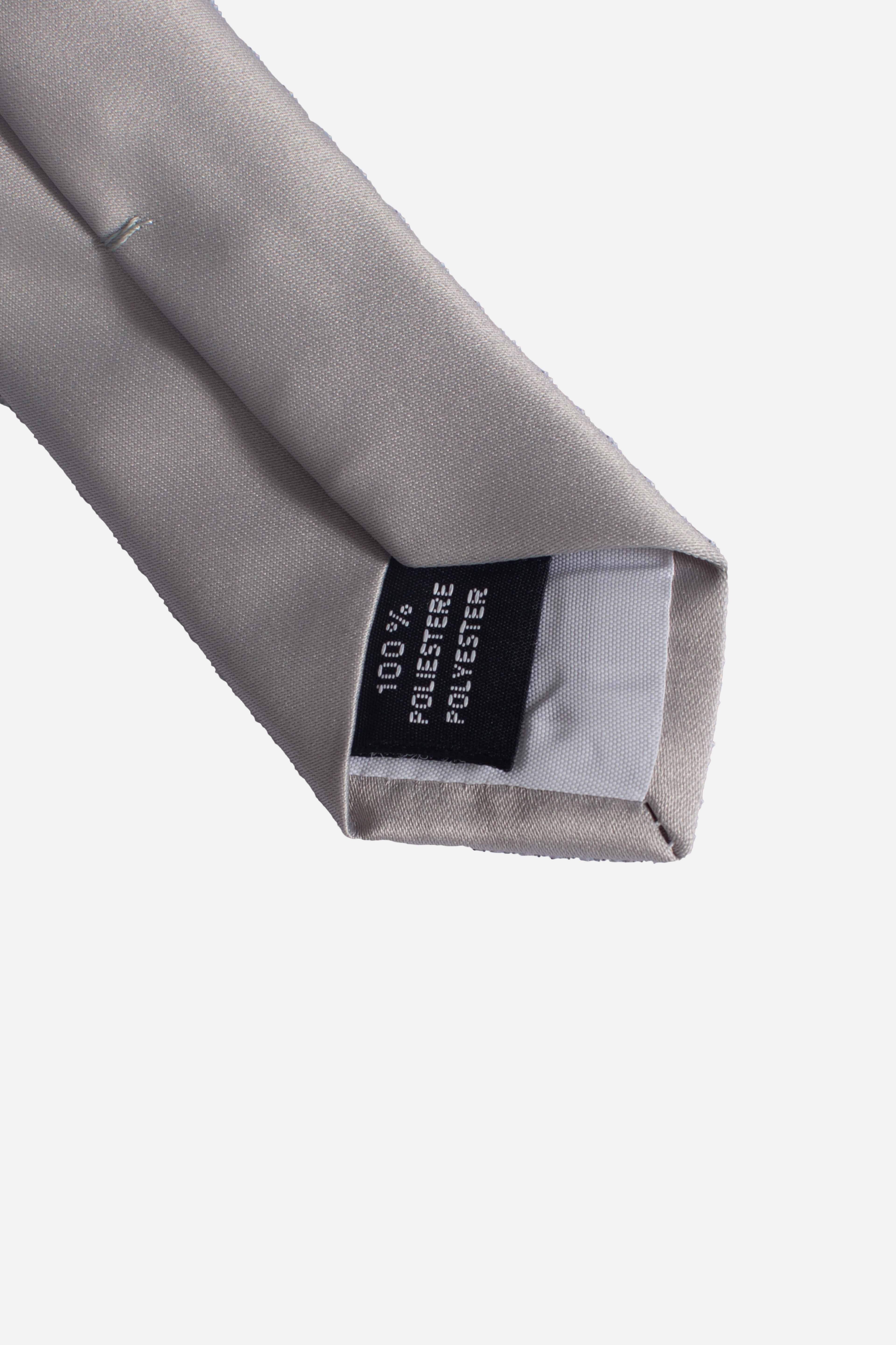 Cravatta tinta unita con finitura liscia perla