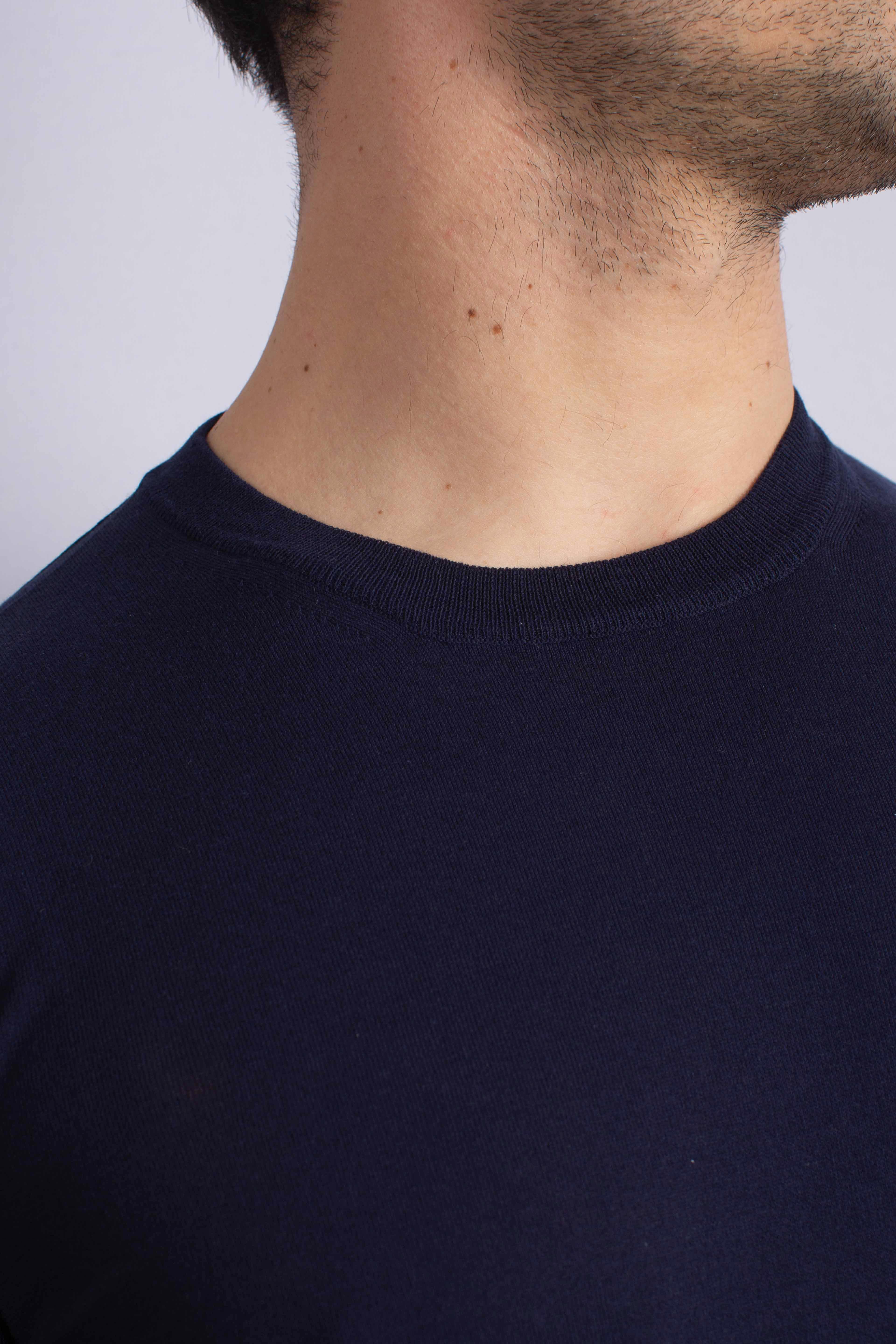 Maglia girocollo in cotone extra-fine blu