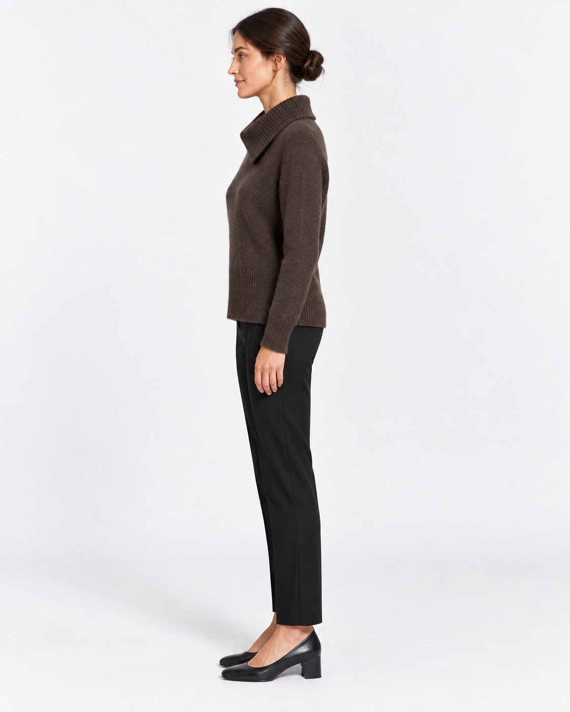 Gran Sasso Maglia Donna Marrone in Cashmere con Collo Asimmetrico