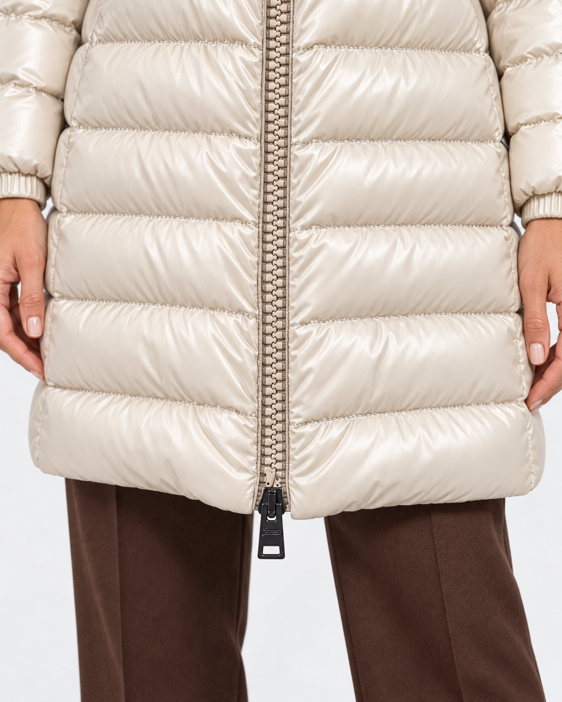Herno Giaccone donna in nylon lucido Chantilly con cappuccio