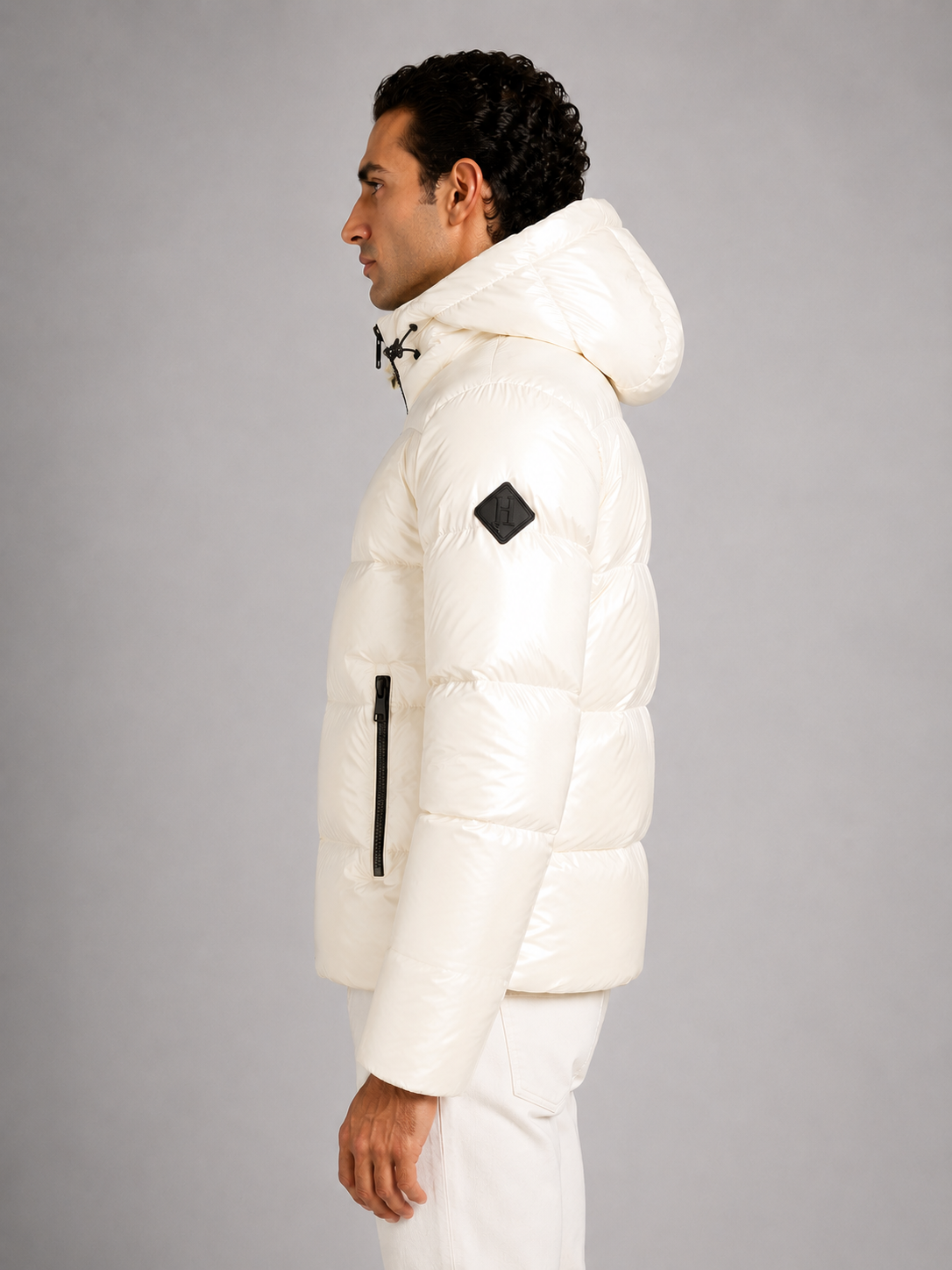 Piumino bianco con cappuccio in nylon gloss lucido effetto lacca