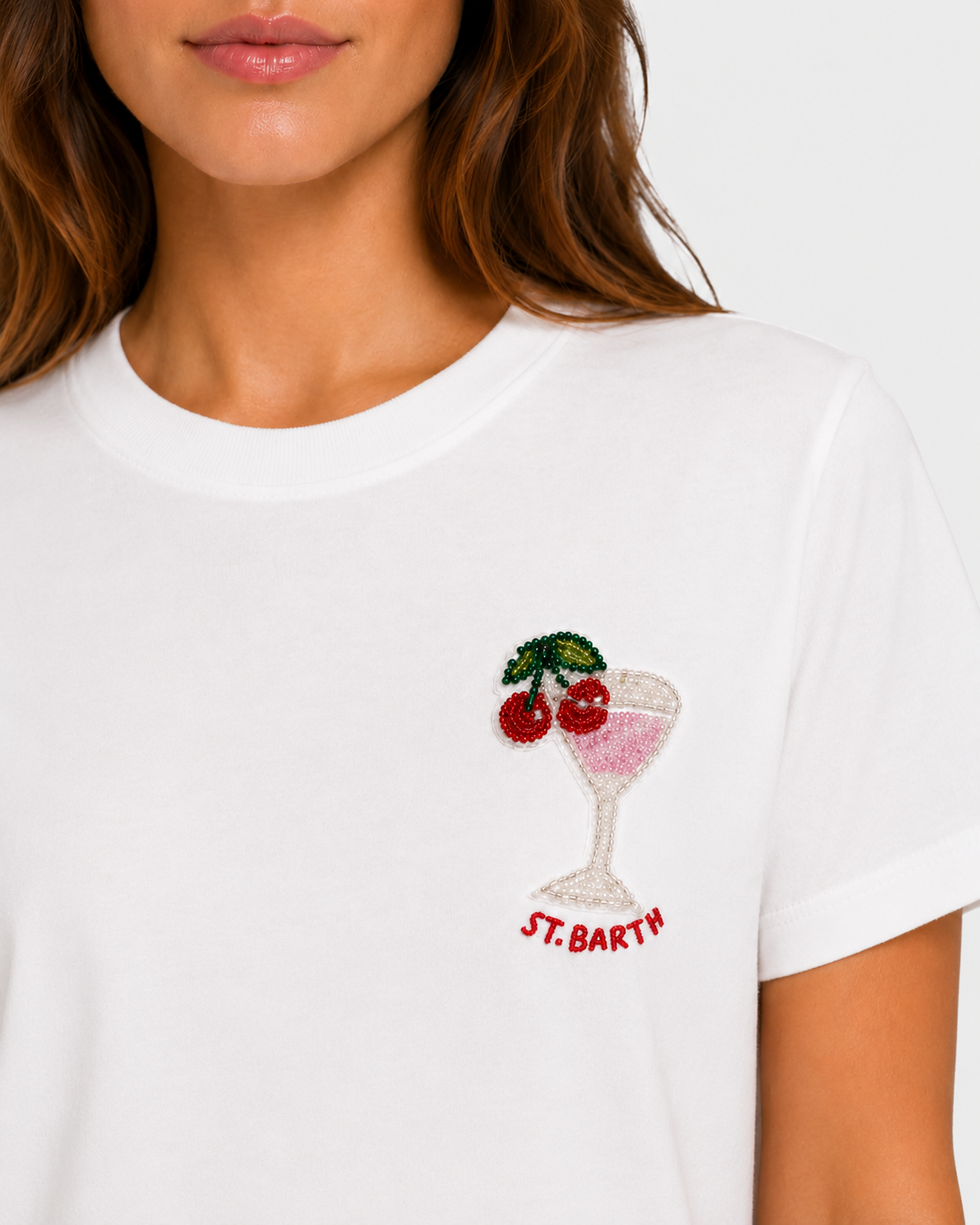 T-shirt Emilie bianca con ricamo cherry martini  strass