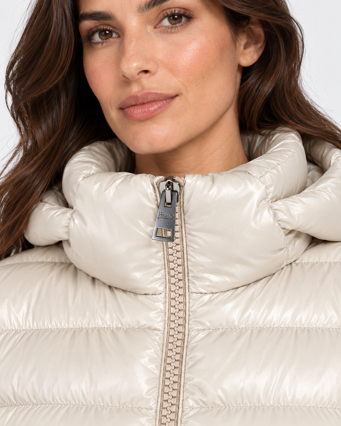 Herno Giaccone donna in nylon lucido Chantilly con cappuccio