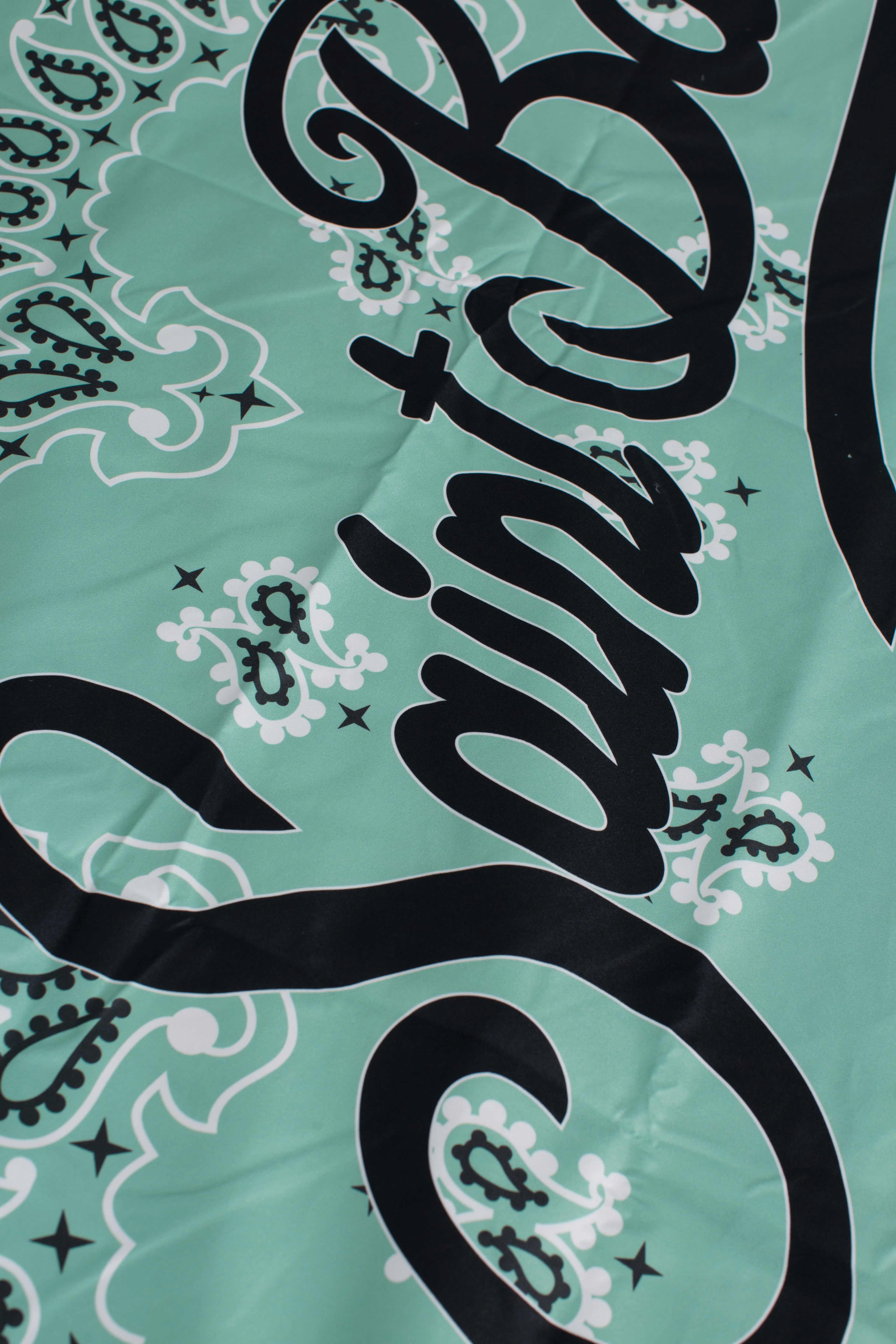 Telo mare Aidan con stampa bandana e logo
