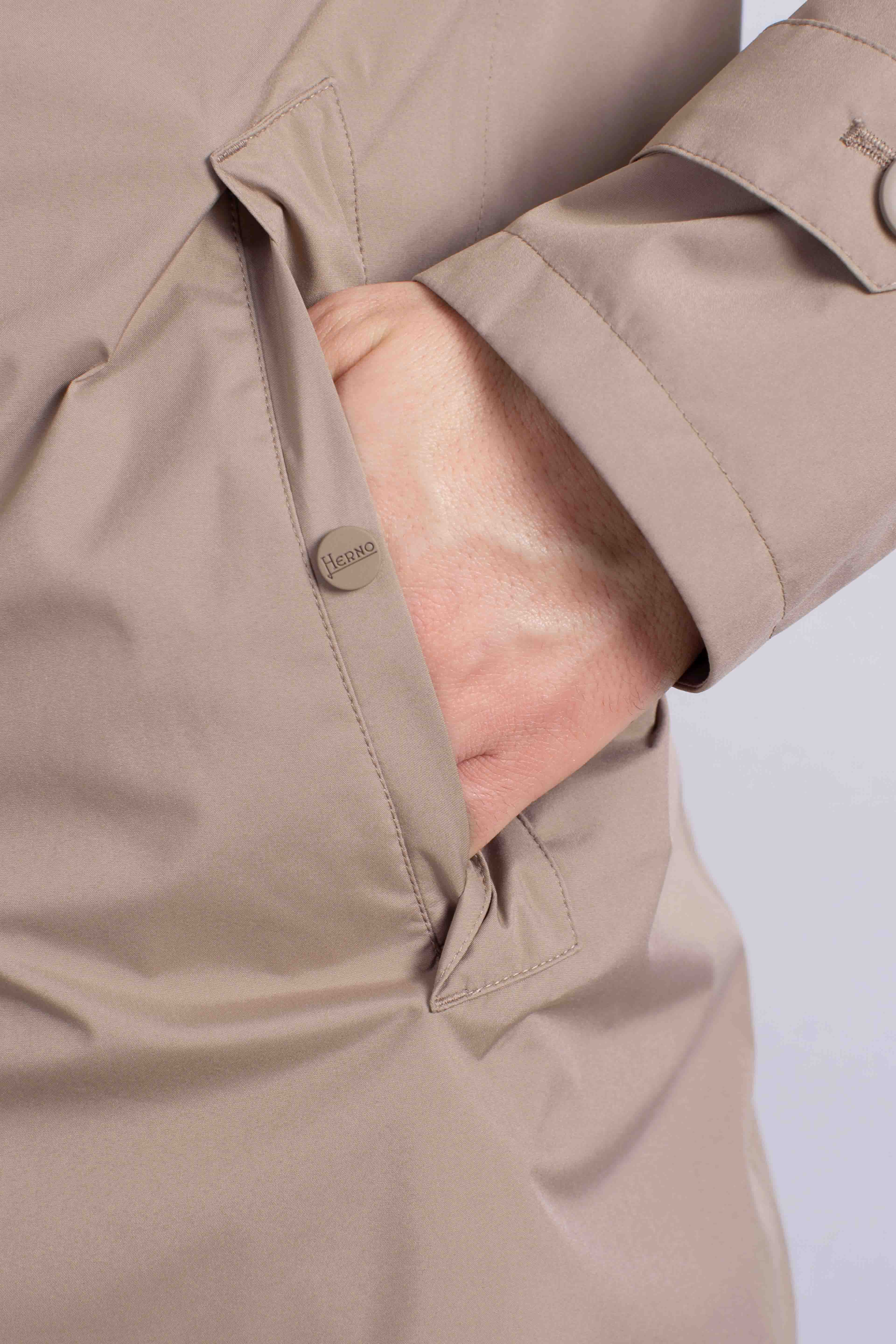 Impermeabile tecnico tortora chiaro