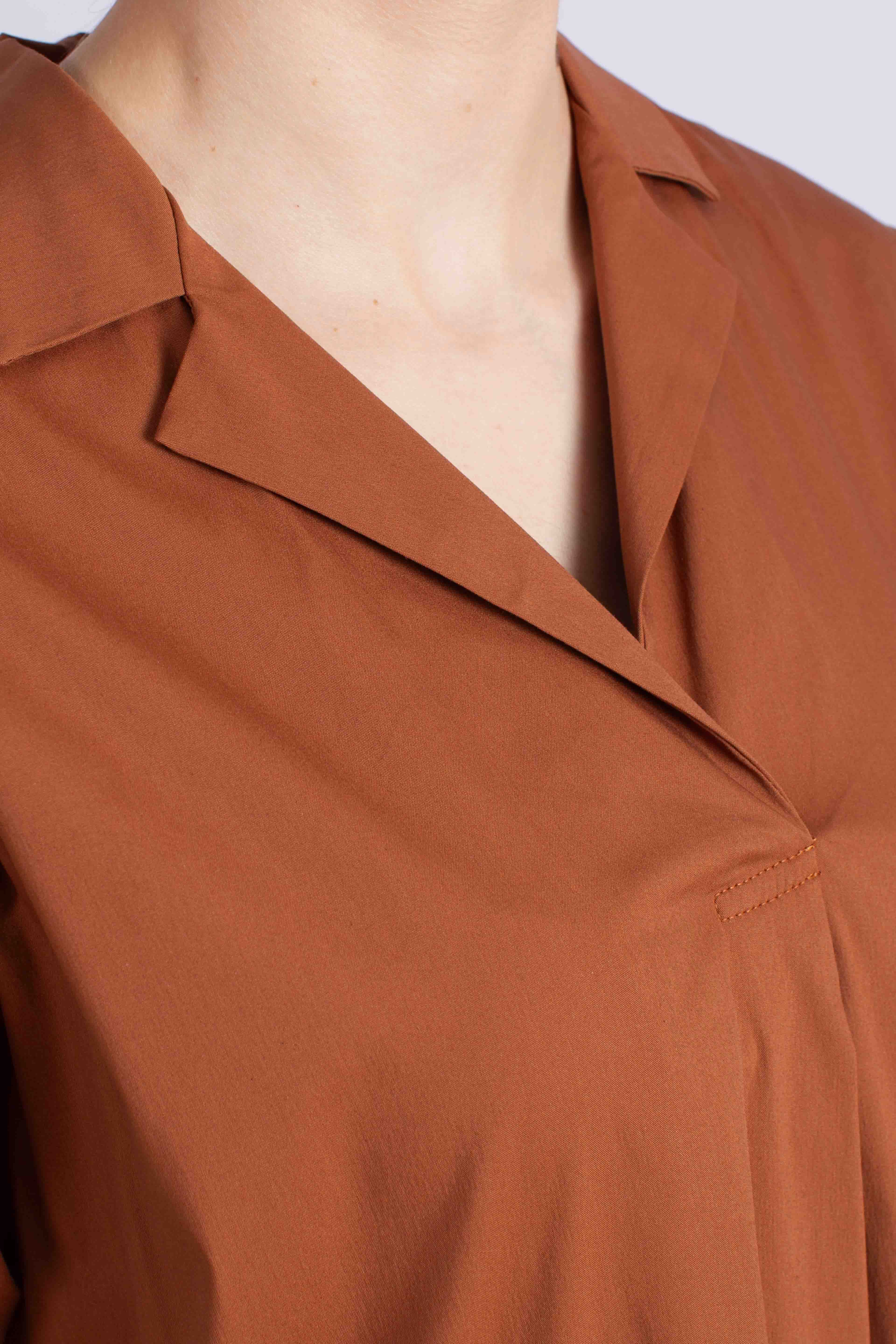 Abito midi chemisier con colletto e tasche tabacco