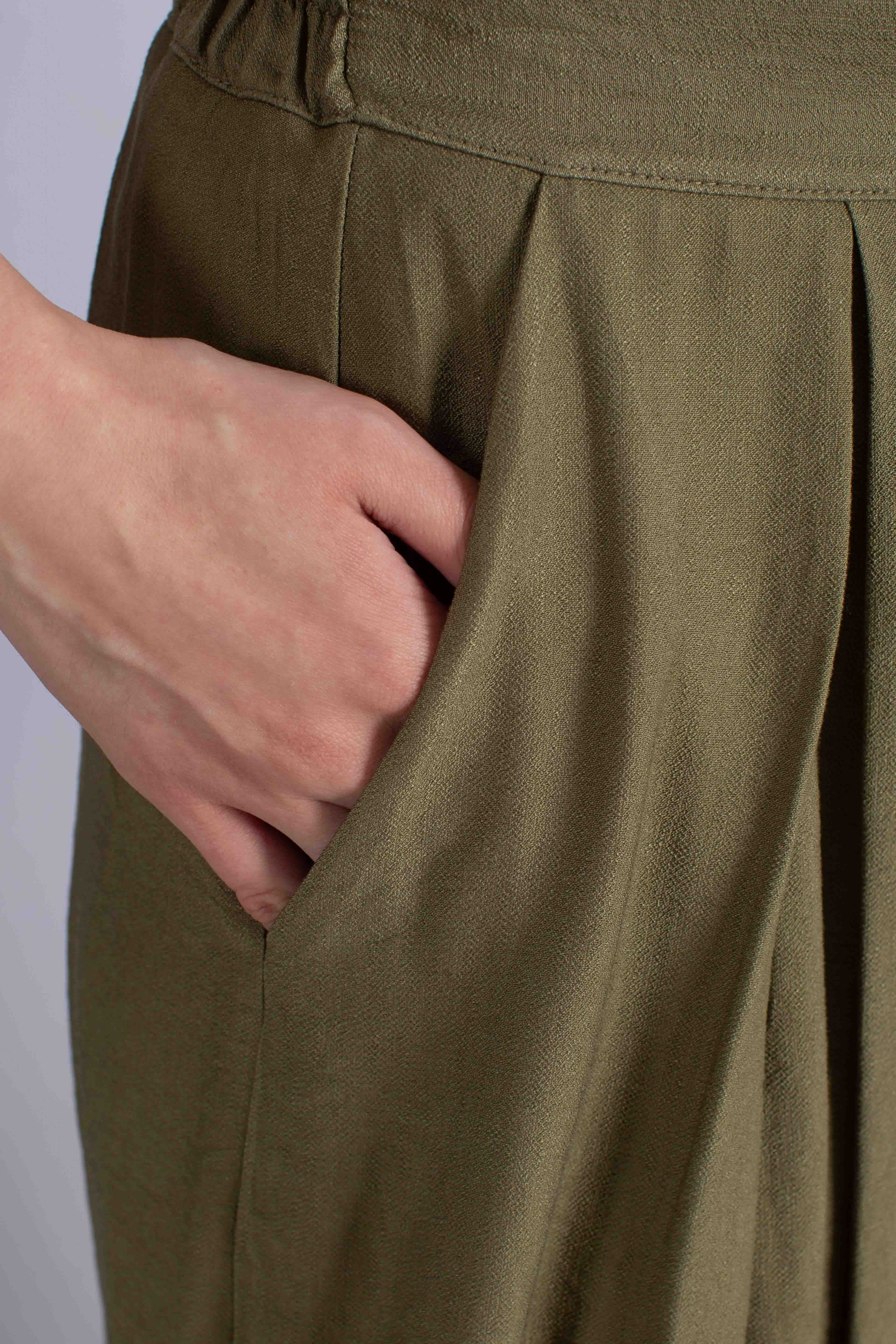 Pantalone donna verde militare a gamba ampia