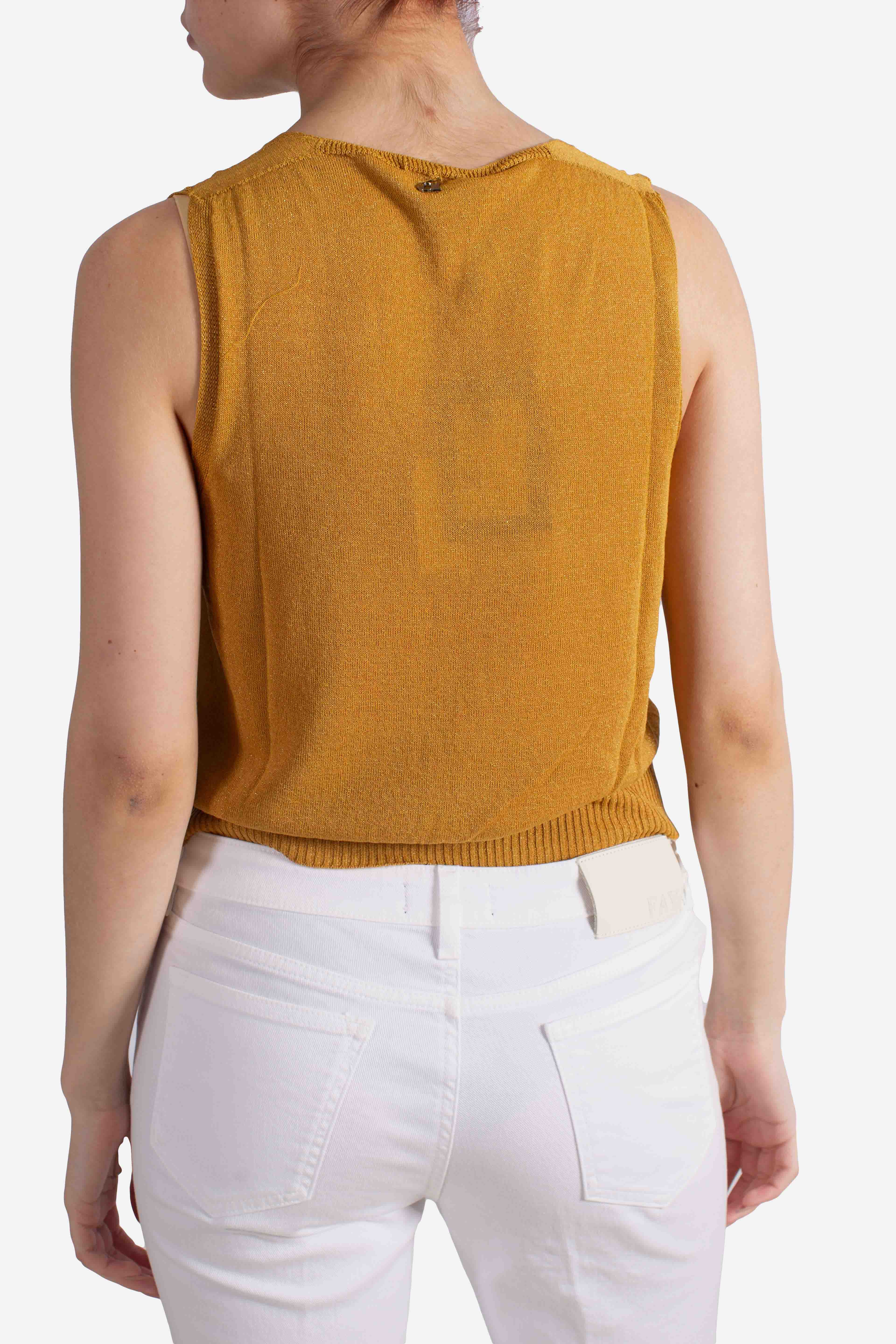 Top smanicato donna in maglia color senape