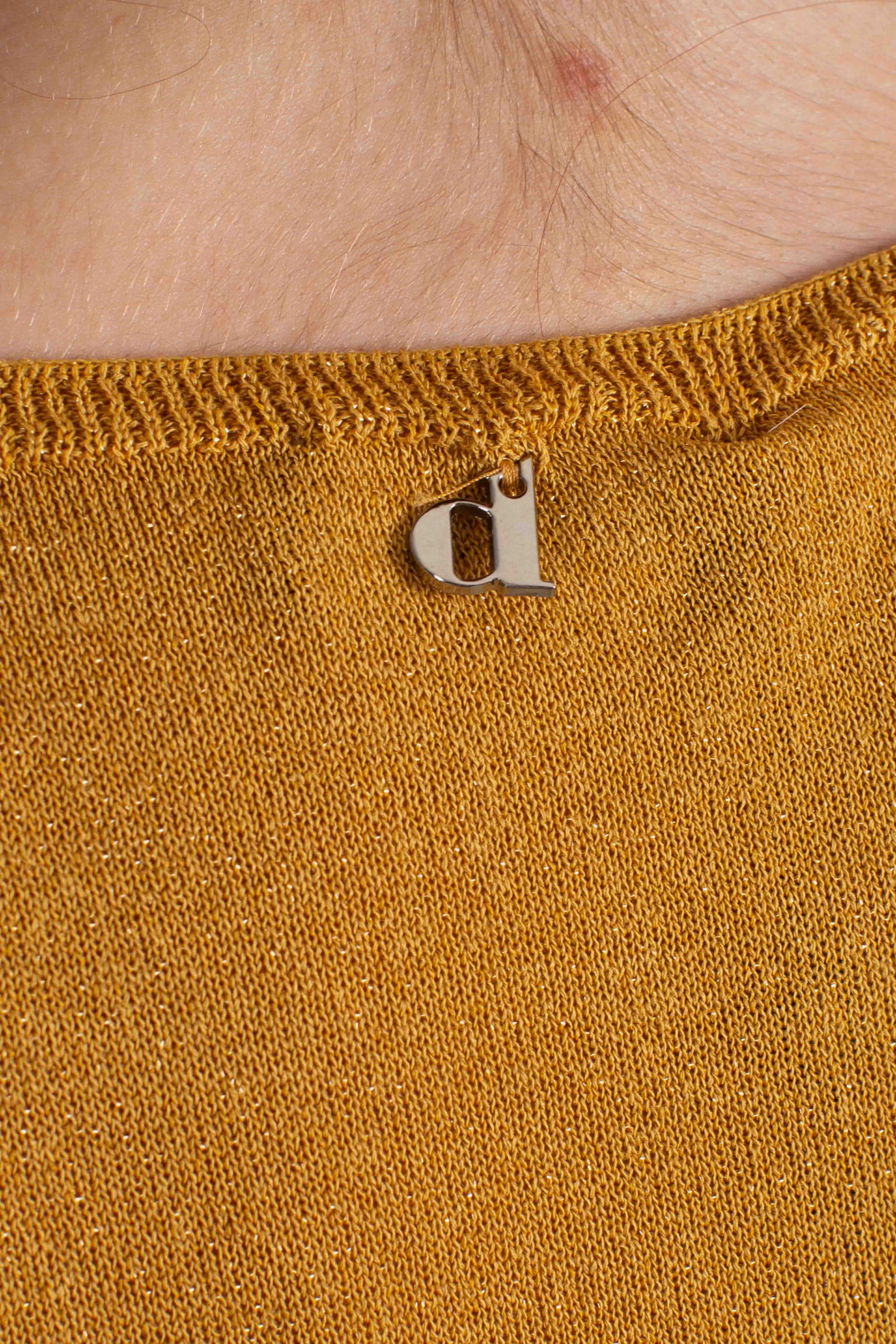 Top smanicato donna in maglia color senape