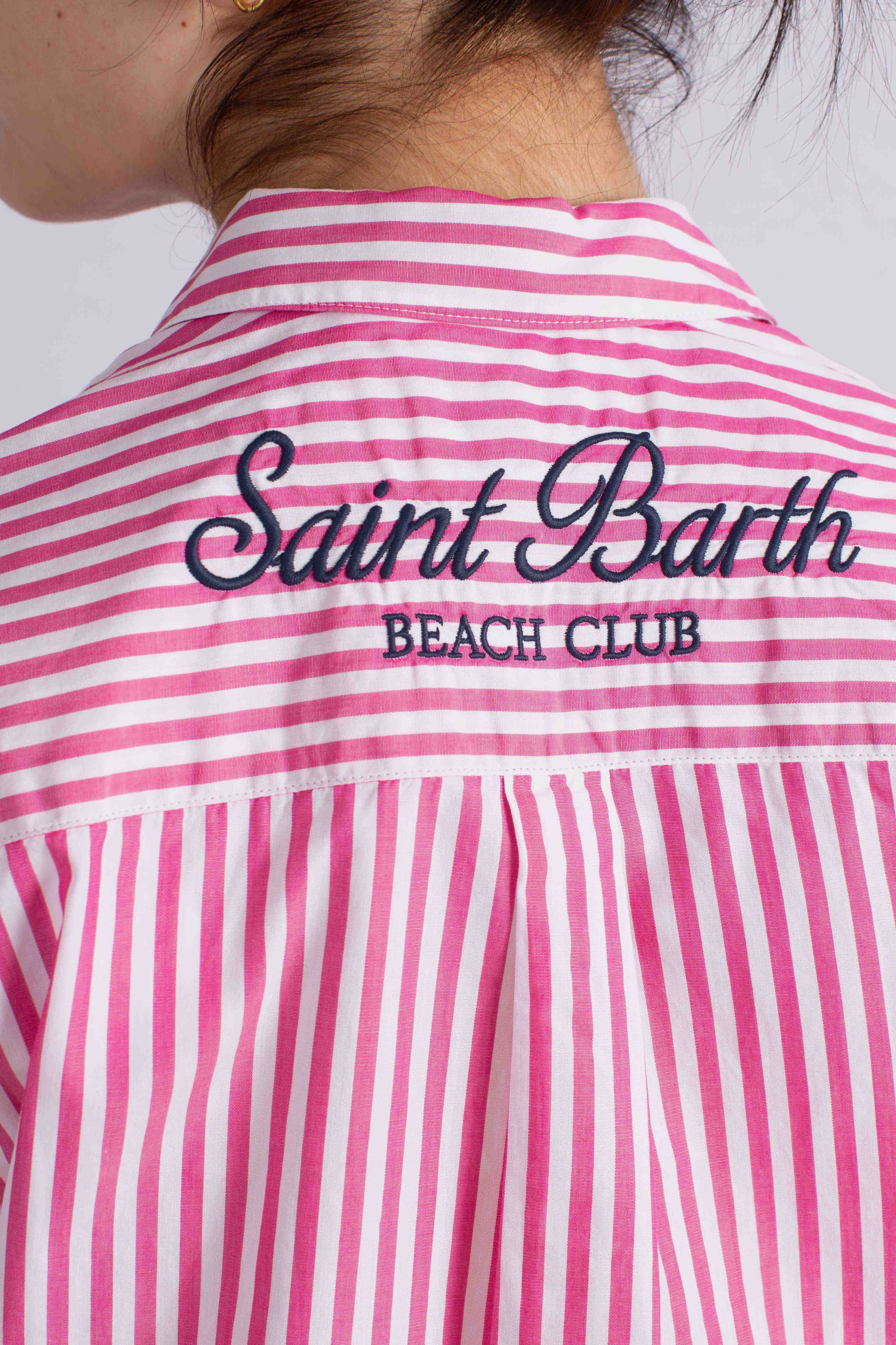 Camicia Brigitte in cotone a righe bianco fucsia con ricamo Sport Club