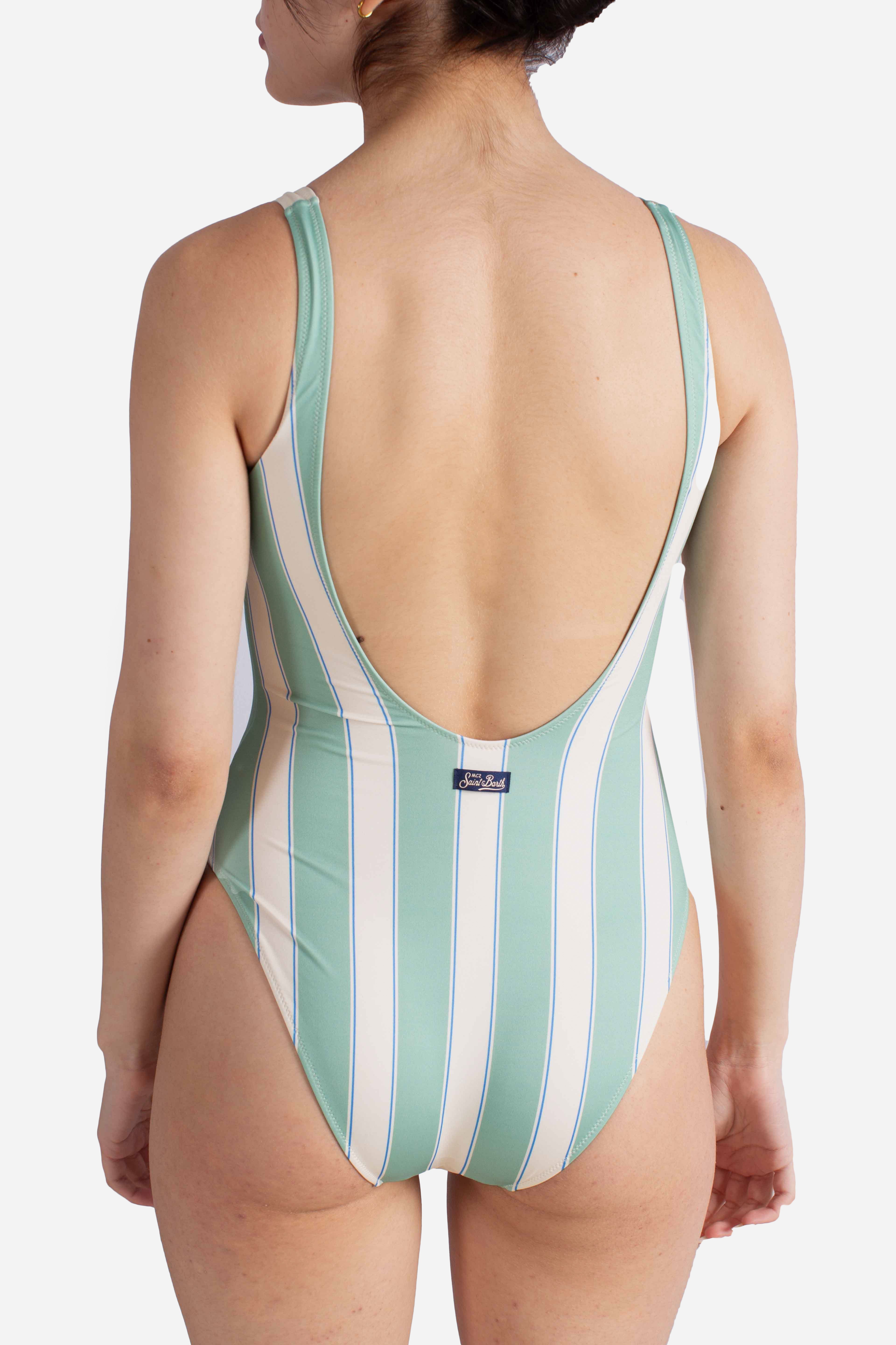 Costume intero Lora a righe verde salvia e panna con stampa Beach Club