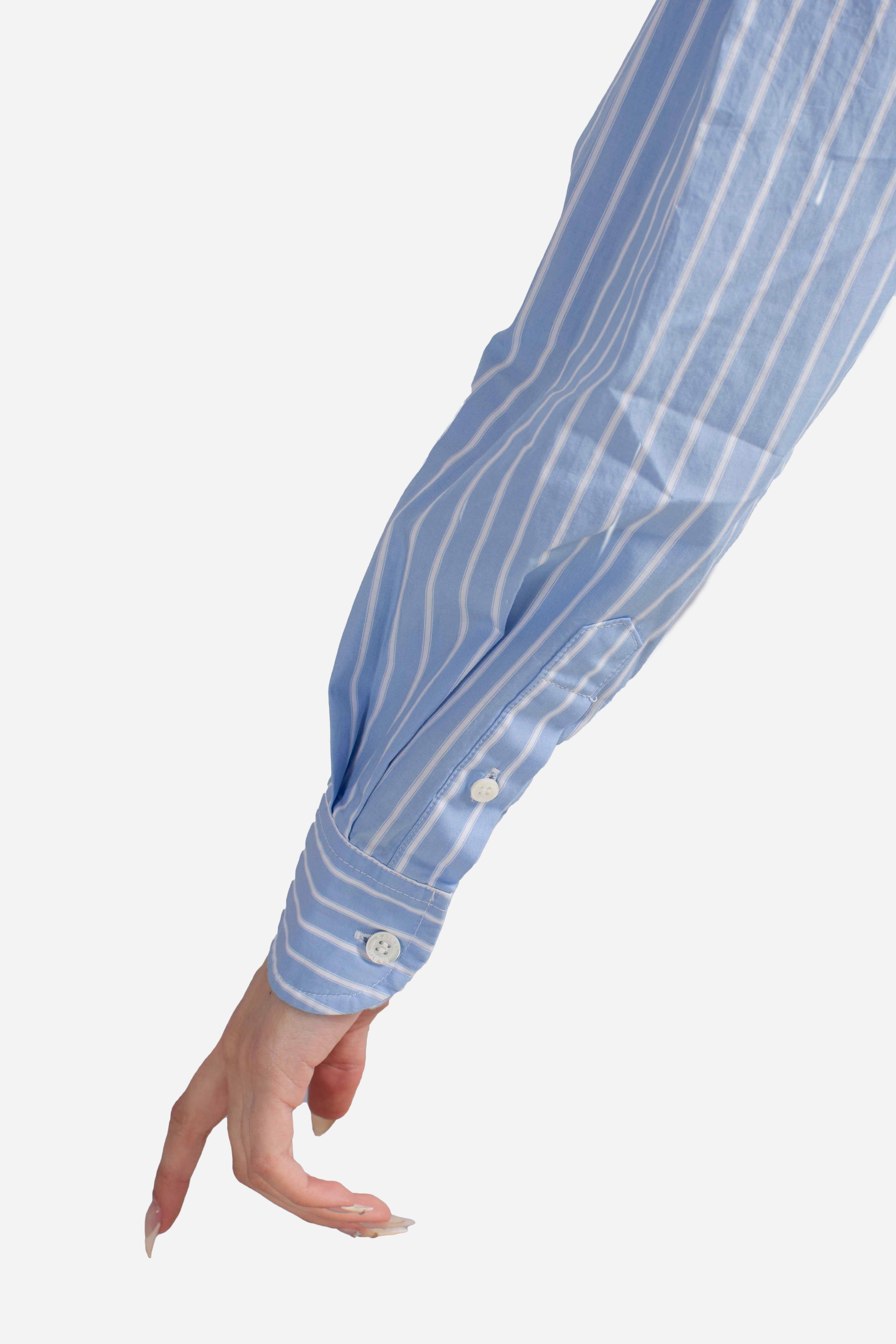 Camicia Meredith in cotone a righe azzurre con ricamo St. Barth Queen