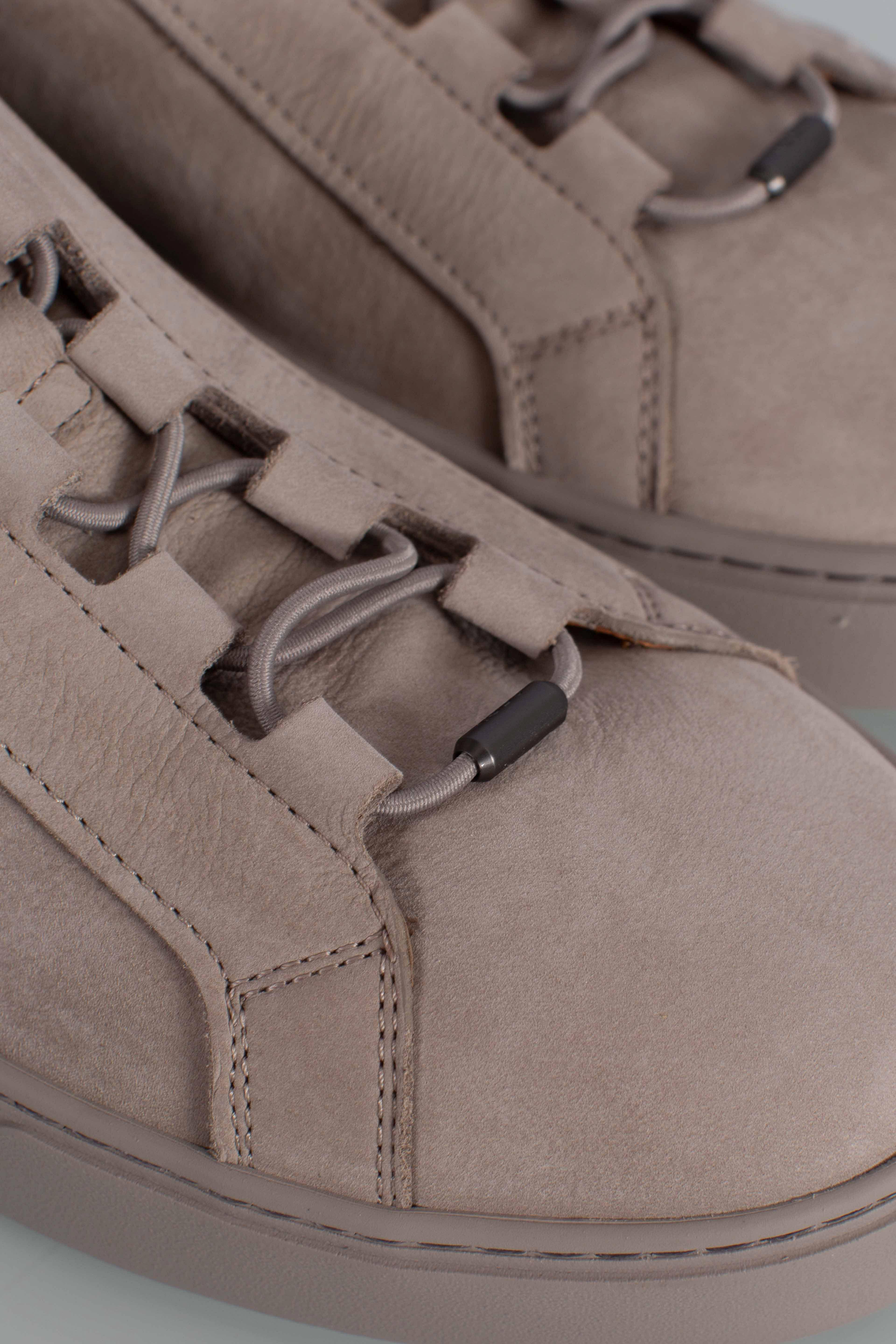 Sneakers in Nabuk grigio