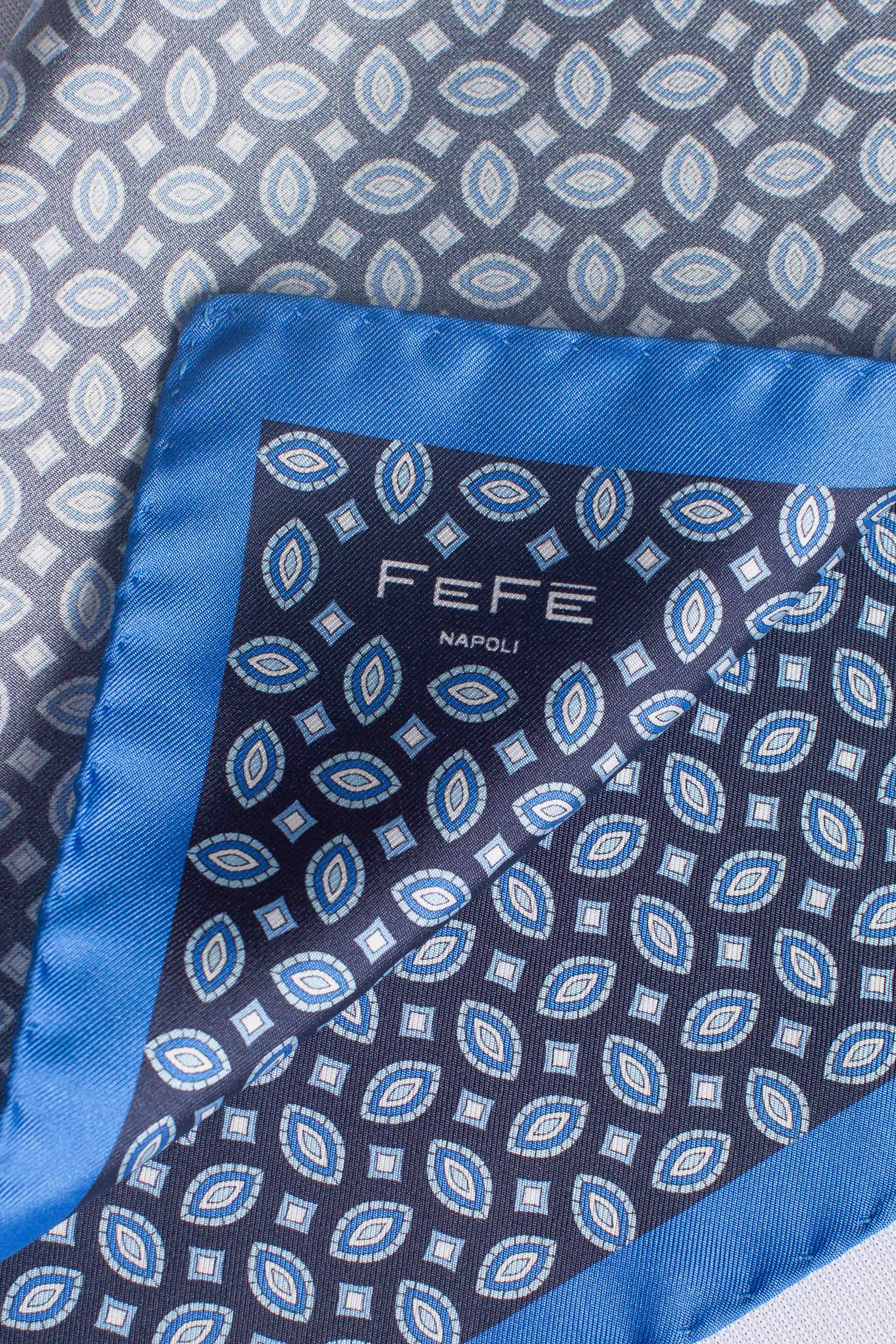 Pochette in seta semi rombi blu