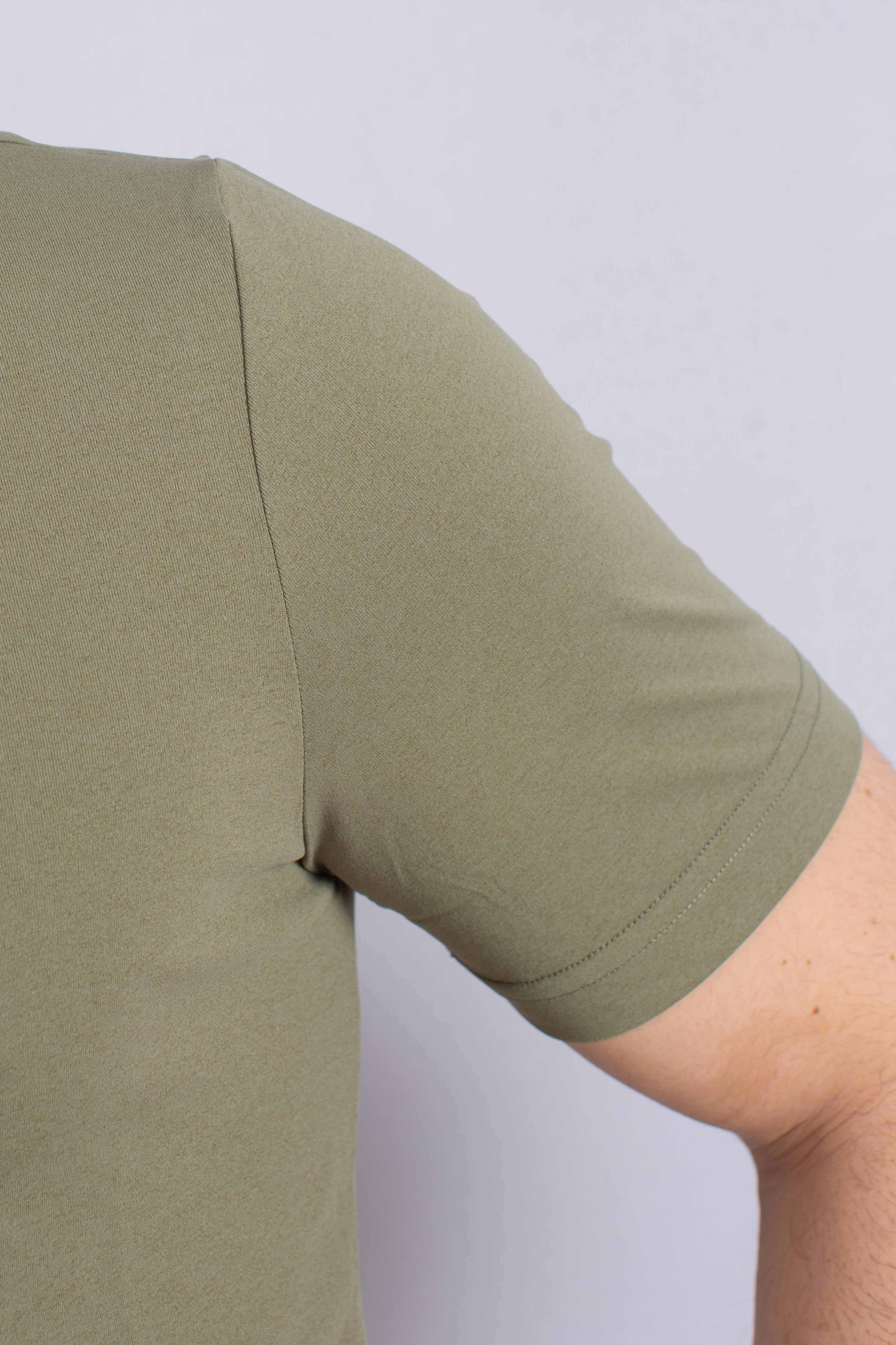 T-shirt Sergine travel green lichen