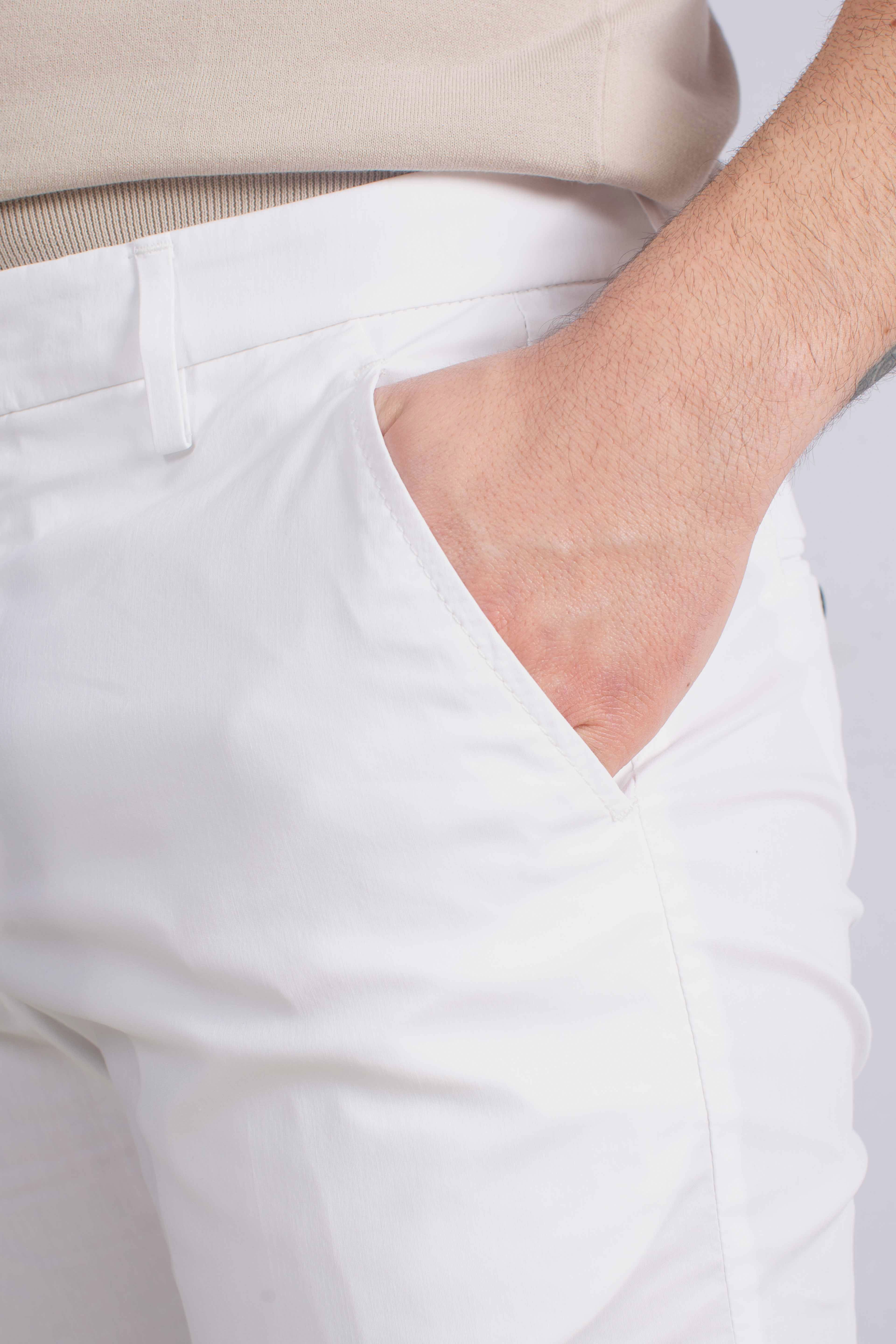 Pantalone slim chino Gaubert in popeline cotone nylon bianco