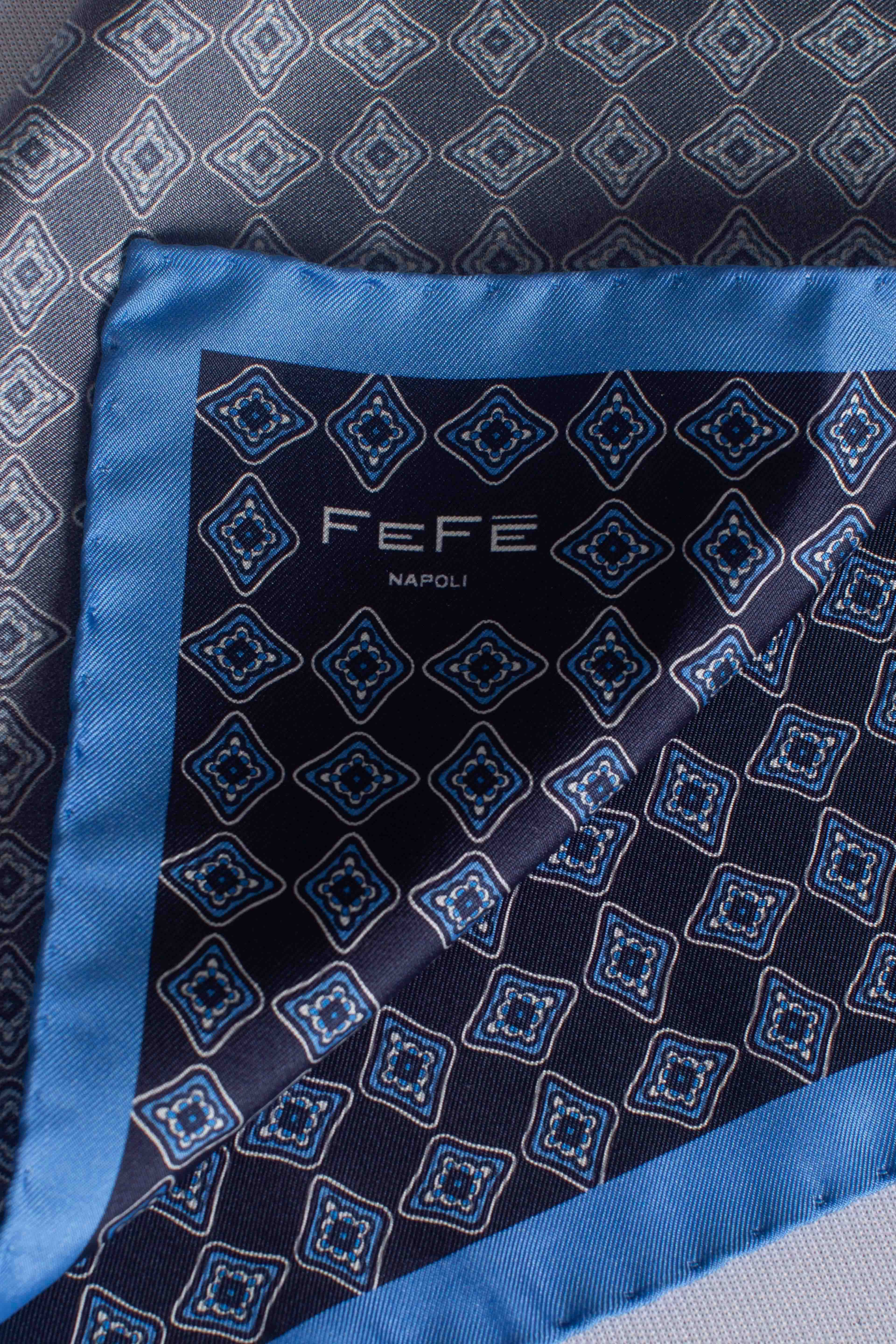 Pochette in seta medaglie blu