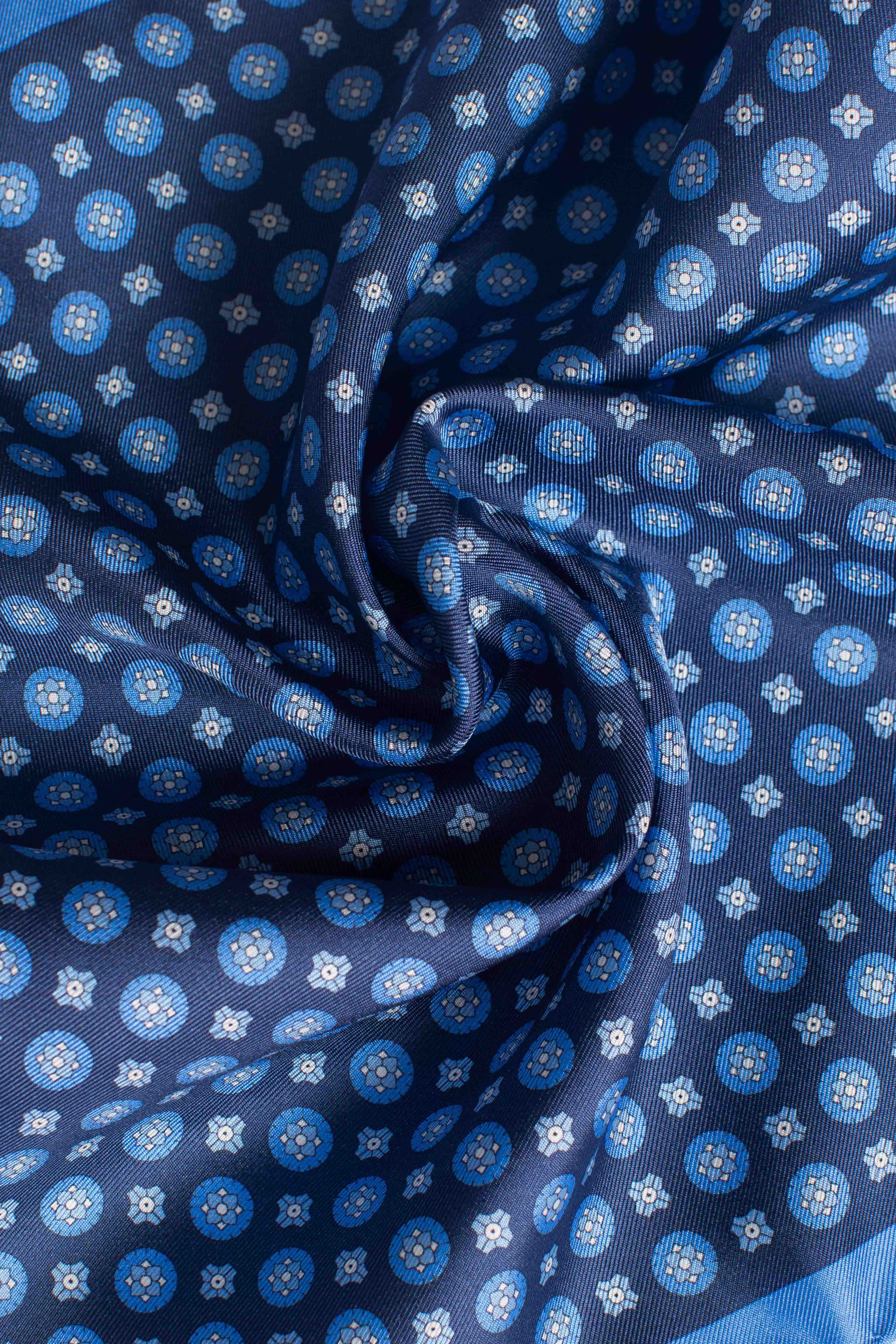 Pochette in seta rosoni blu