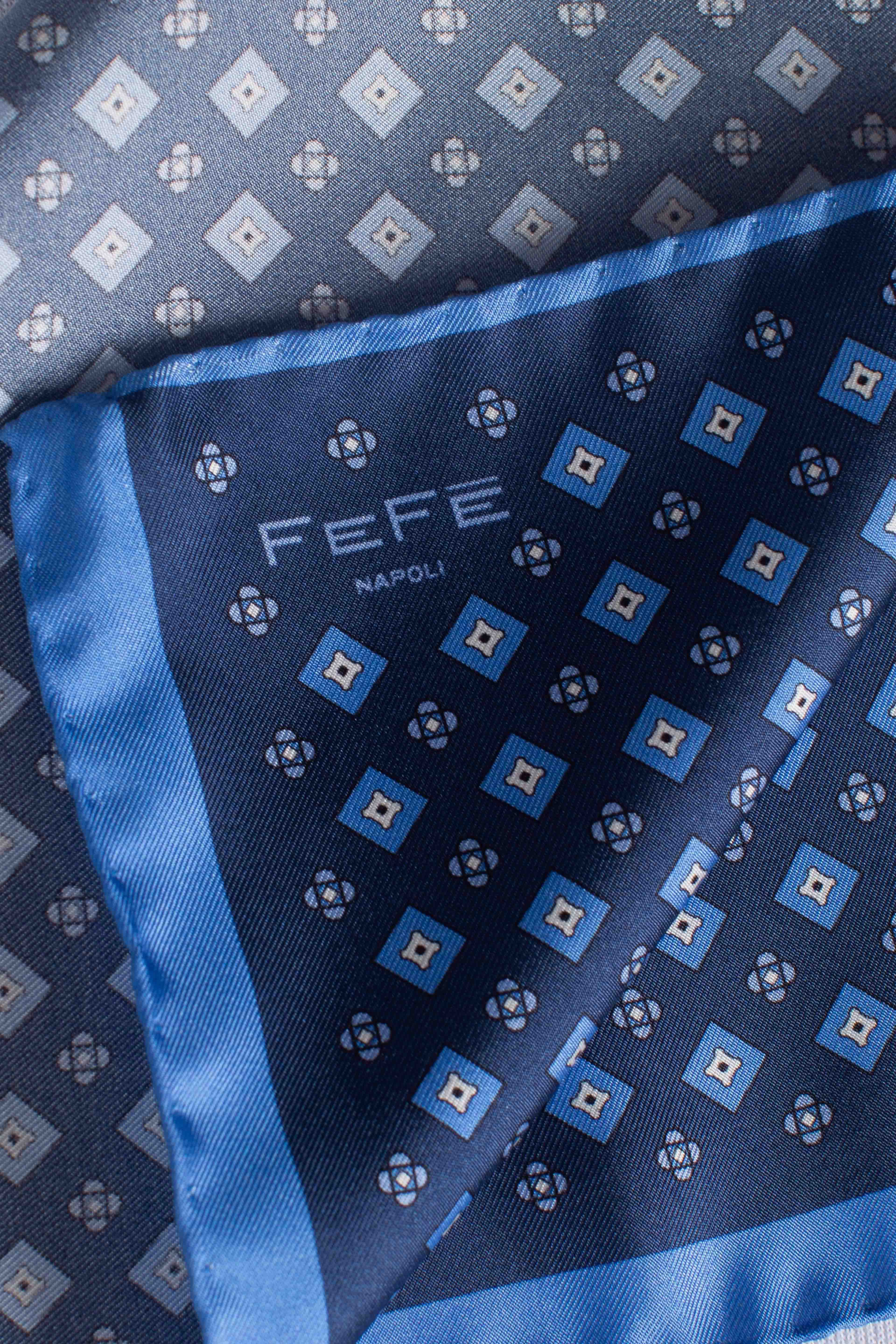 Pochette in seta rombi blu