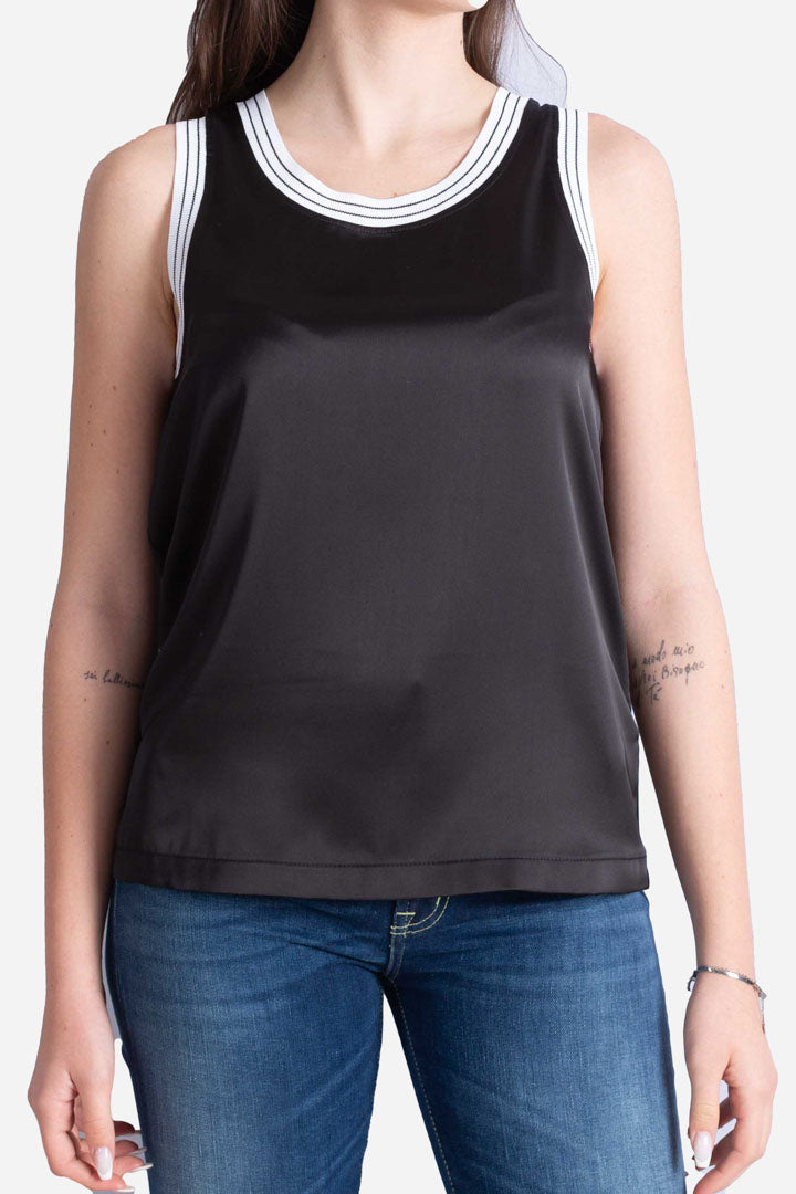 T-Shirt Top in casual satin nero