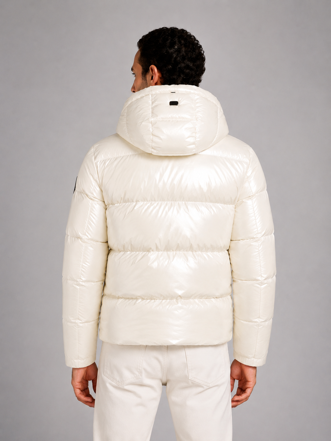 Piumino bianco con cappuccio in nylon gloss lucido effetto lacca