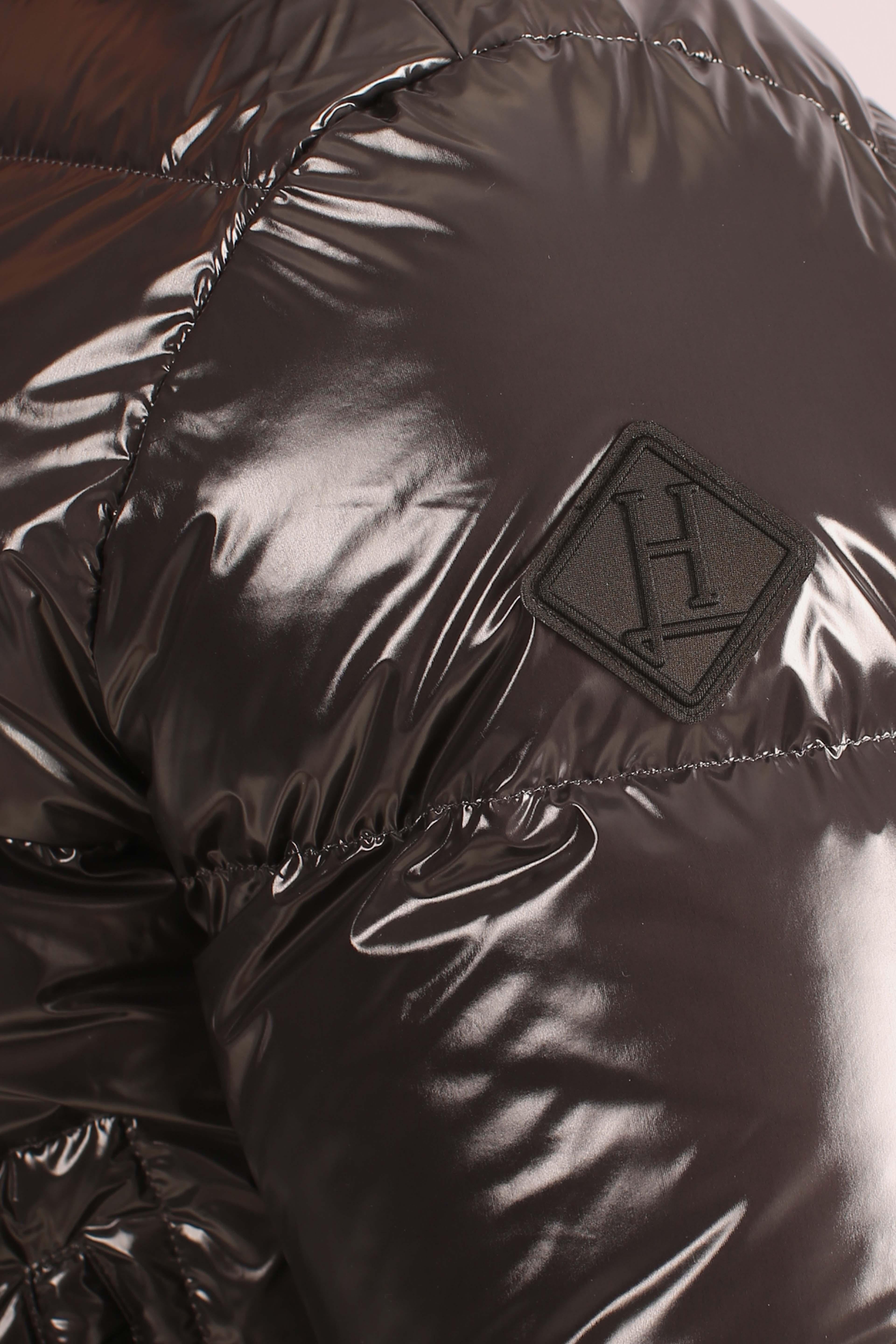 Piumino ferro con cappuccio in nylon gloss lucido effetto lacca PI001133U12220Z9487 HERNO