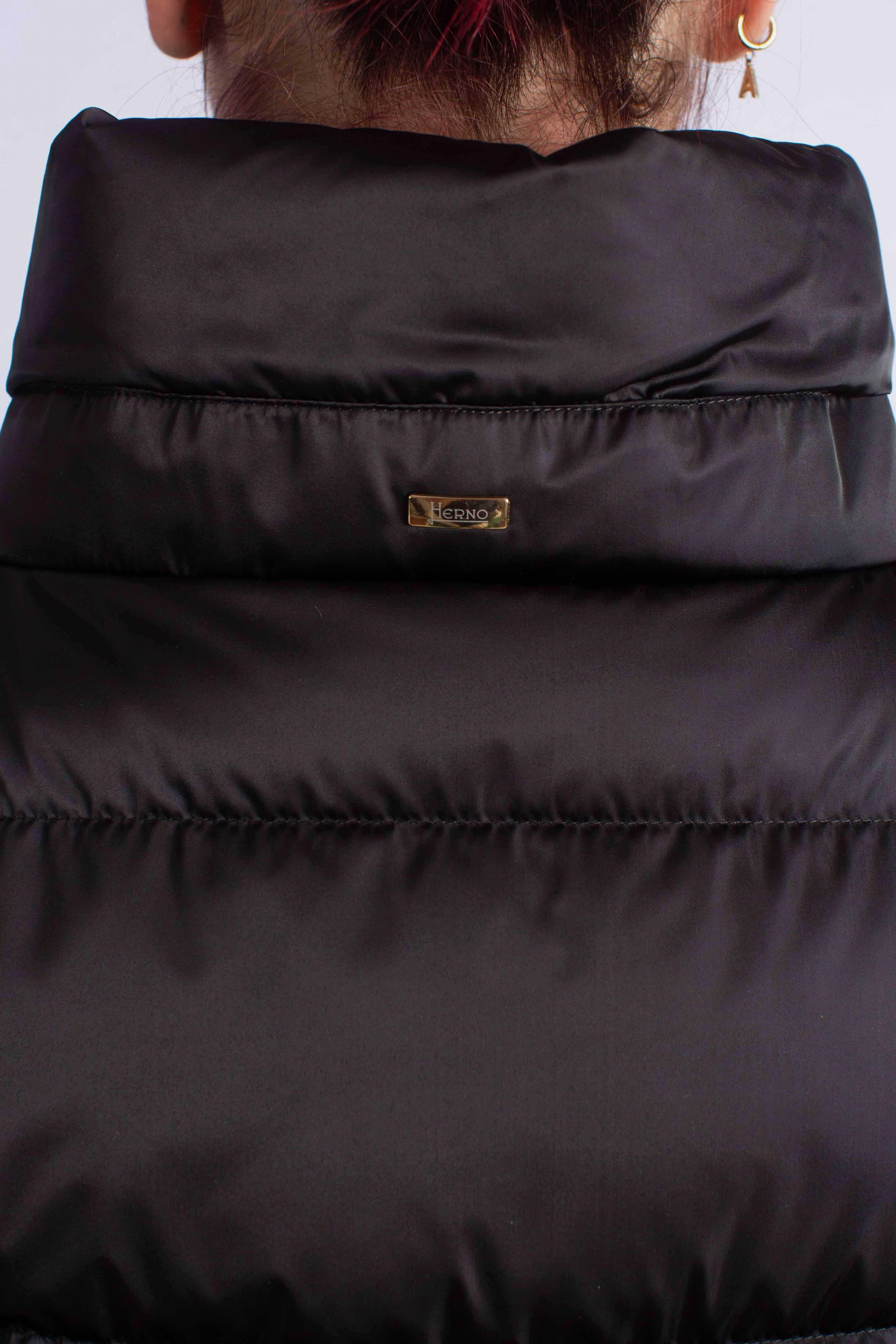 CAPPA NERA IN SATIN PI001936D12170Z9300 HERNO