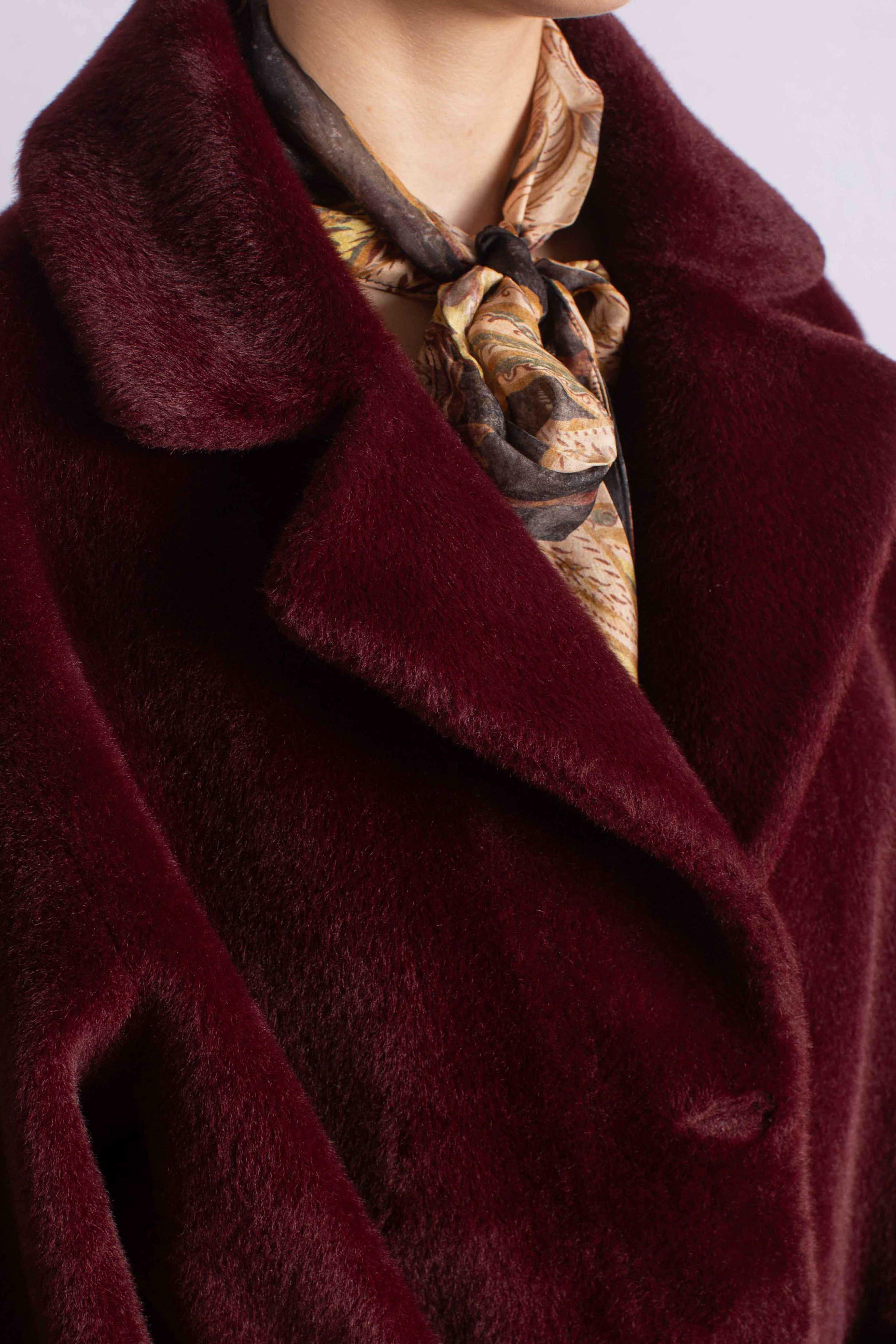 Cappotto lungo in eco-pelliccia con cintura K330Y009A1380 DIXIE