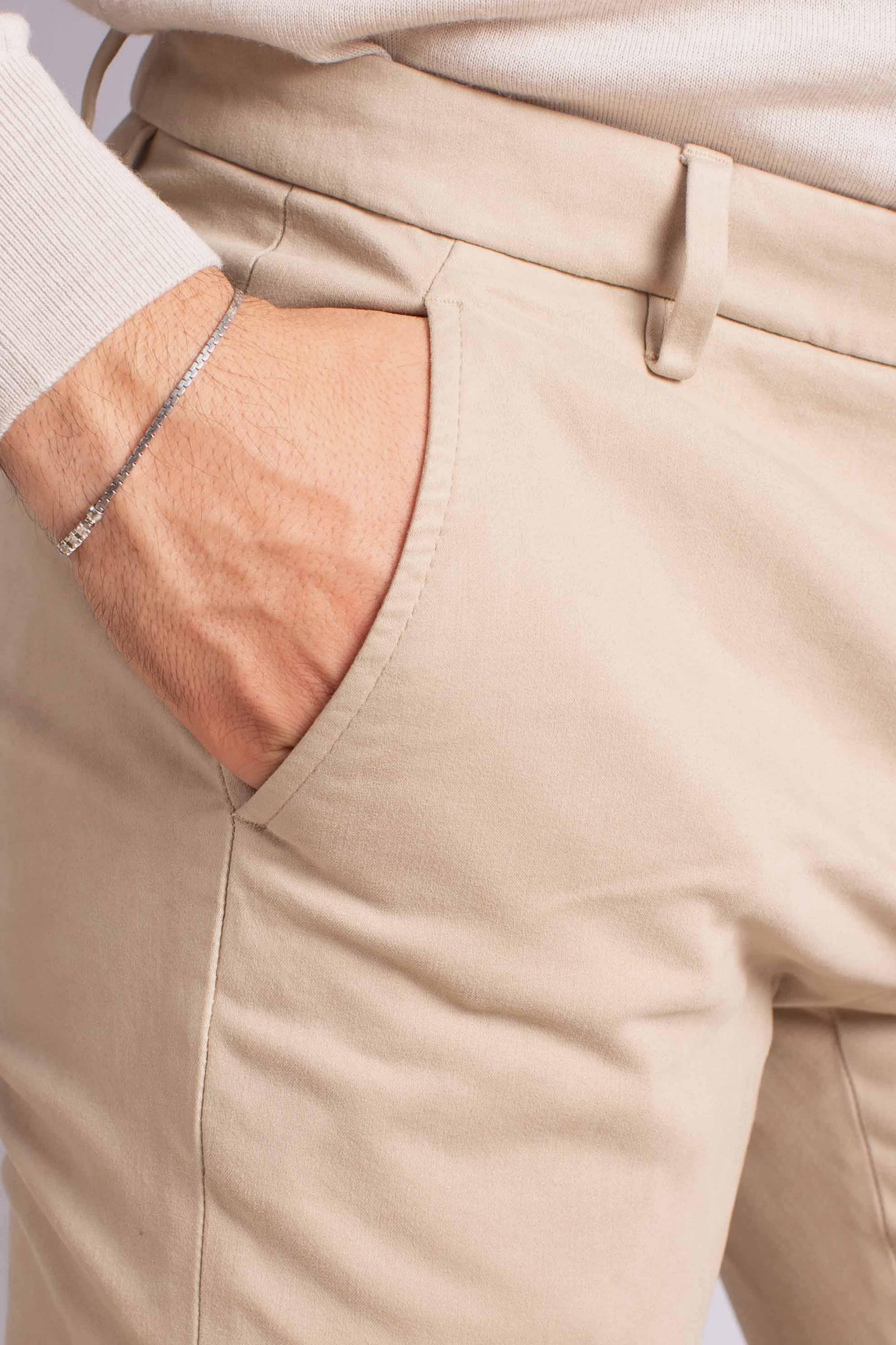 Pantaloni Slim Fit in Cotone Stretch Sabbia UP235RSE032U020 DONDUP